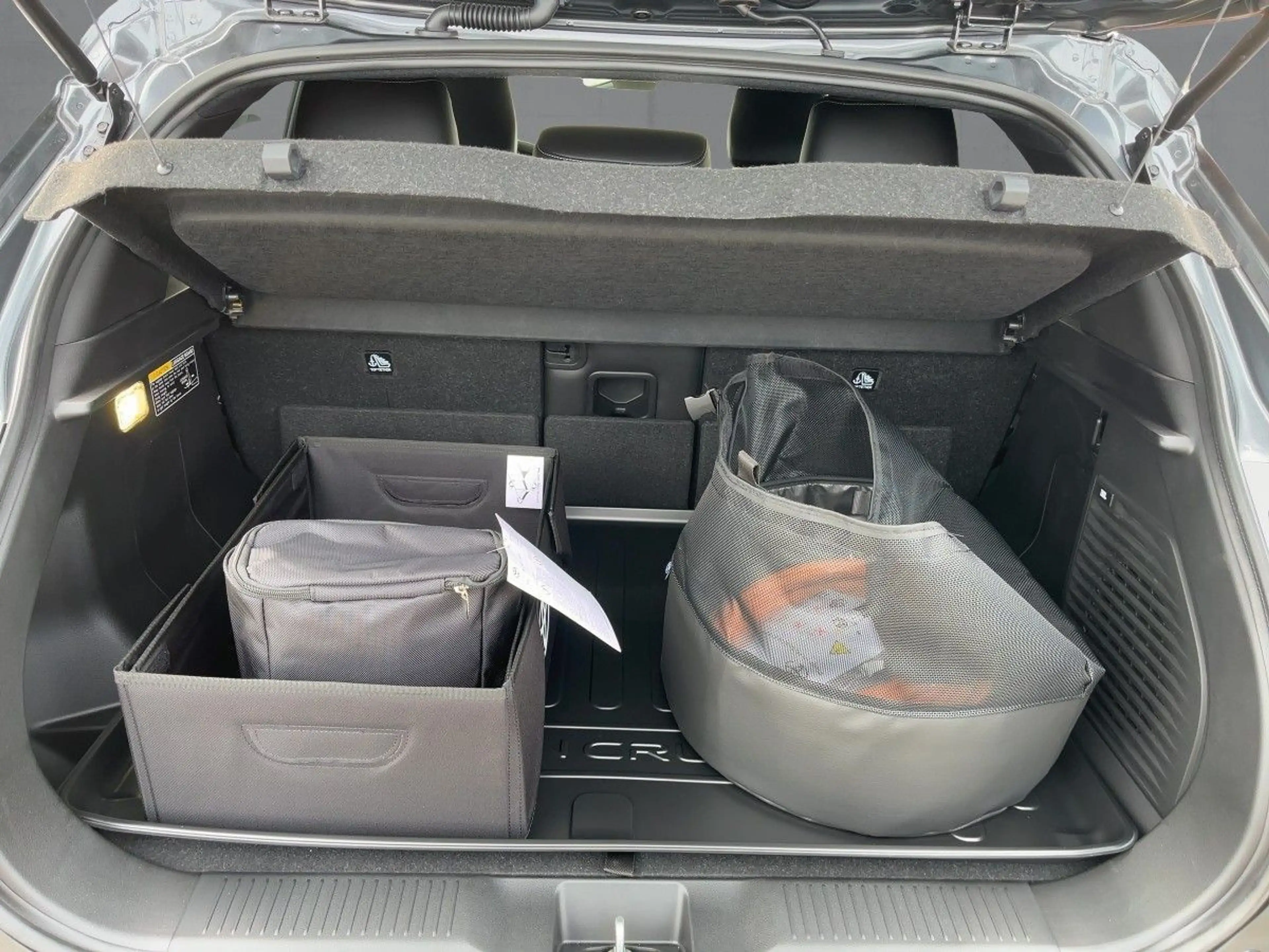 Toyota Urban Cruiser 128 kWh Lounge — photo 14