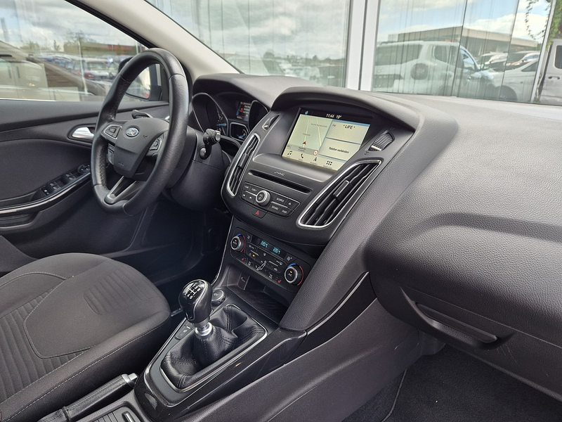 Ford Focus Traveller 1,0 EcoBoost Trend Edition — photo 11