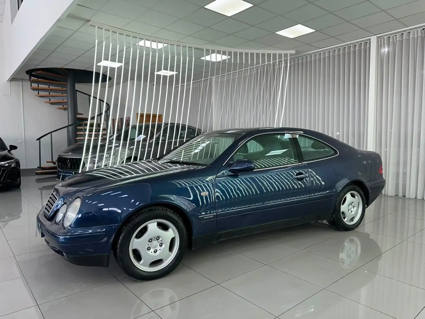 Mercedes-Benz CLK 200 320 Elegance Azul - 2