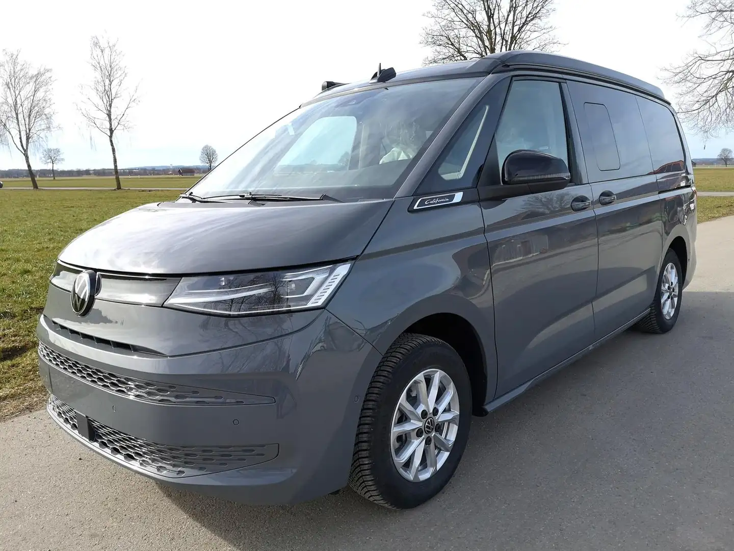 Volkswagen T7 California T7 2.0TDI DSG California Beach GV5 Premium+ Gris - 1