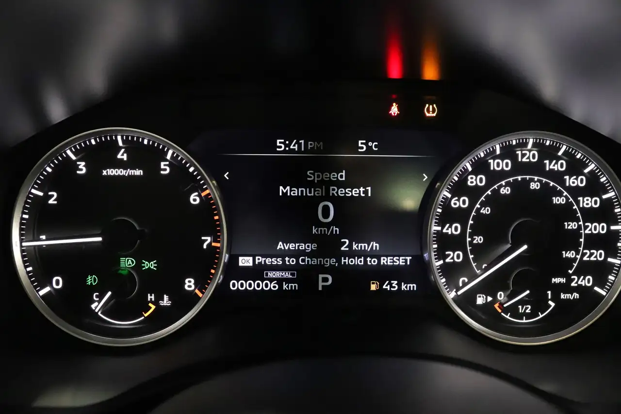 Mitsubishi Outlander снимка Mitsubishi Outlander