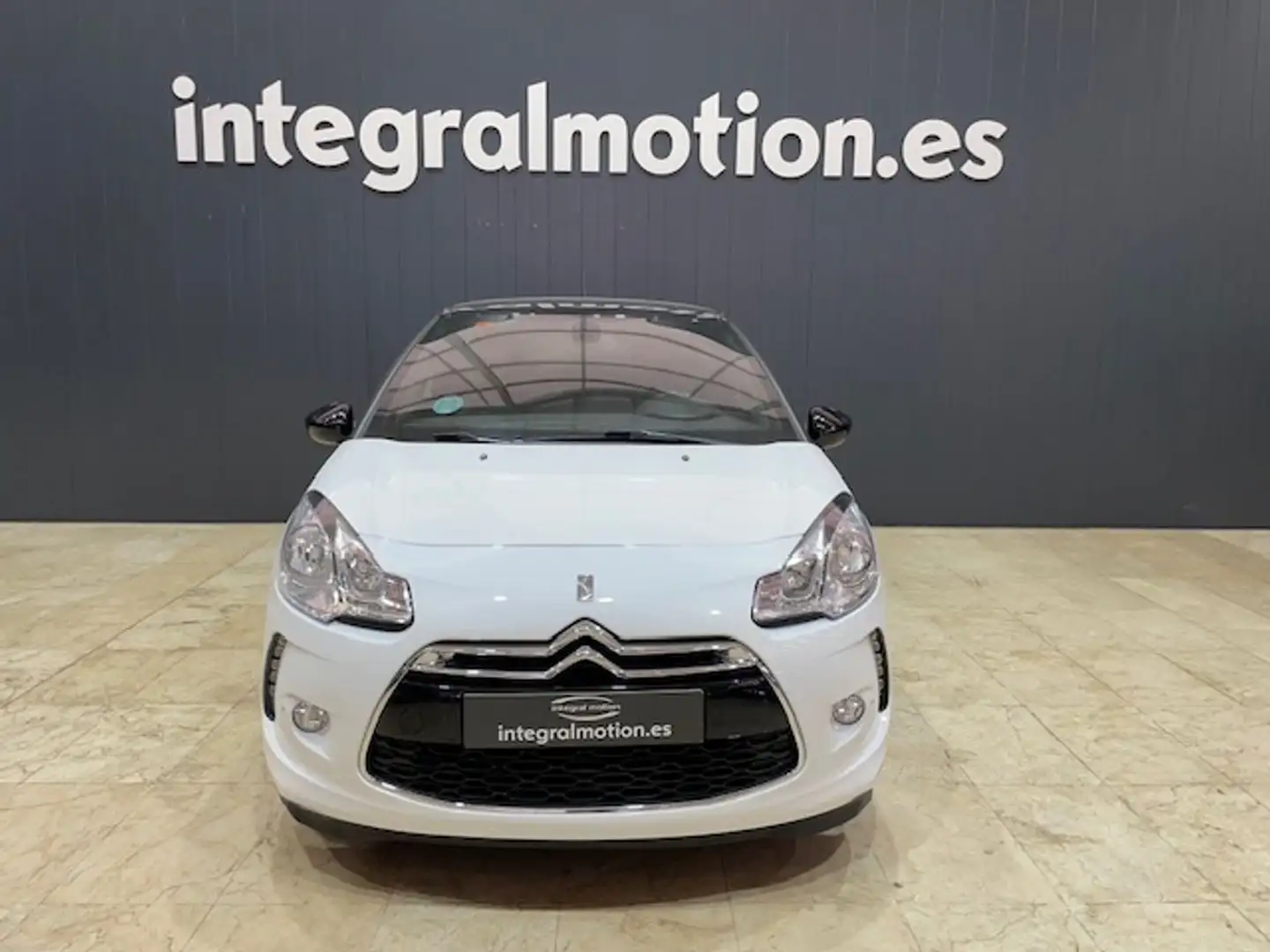DS Automobiles DS 3 1.2 PureTech Desire 82 Blanco - 2