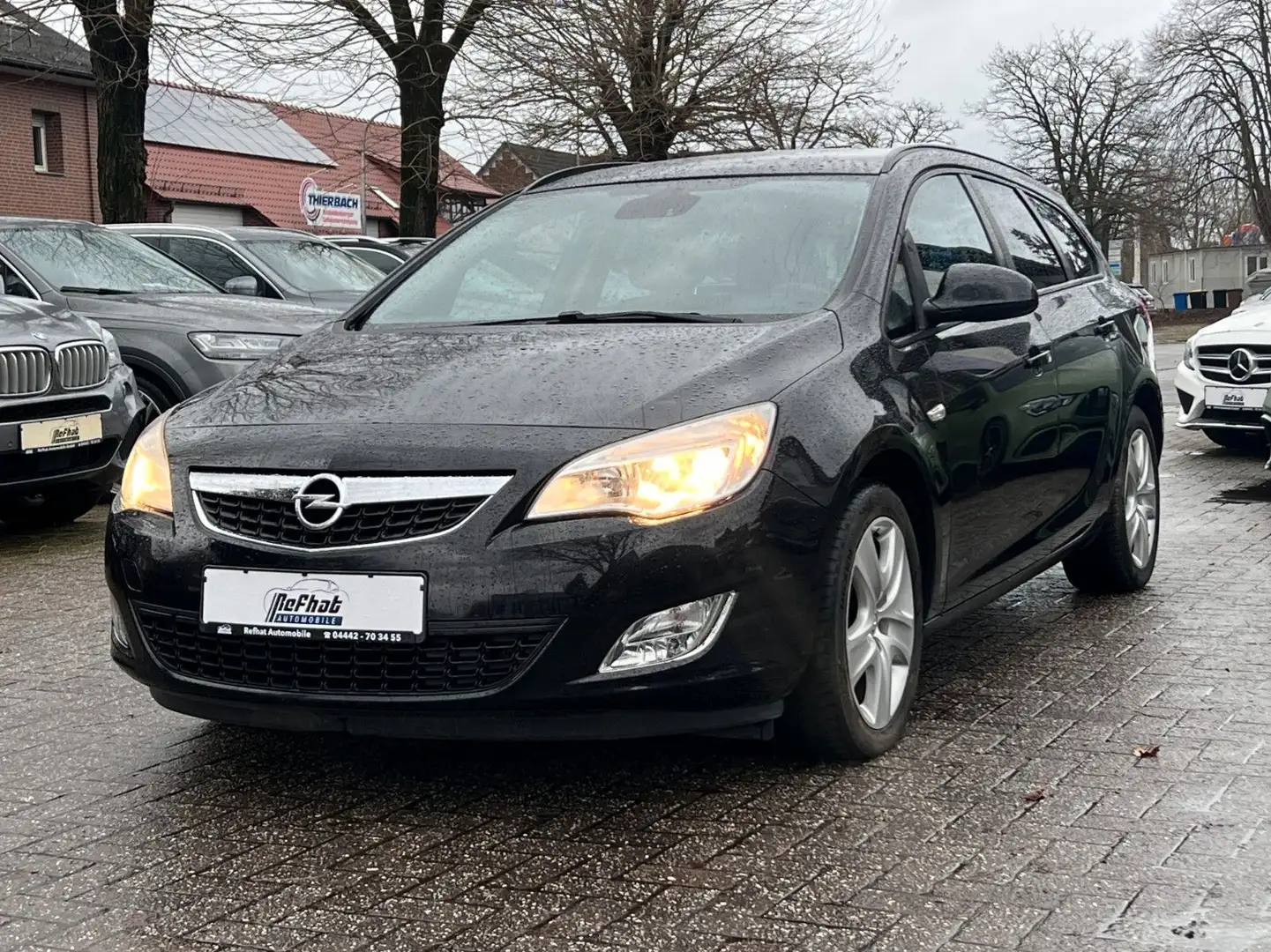 Opel Astra J Sports Tourer Design Edition*PDC*AHK* Negro - 2