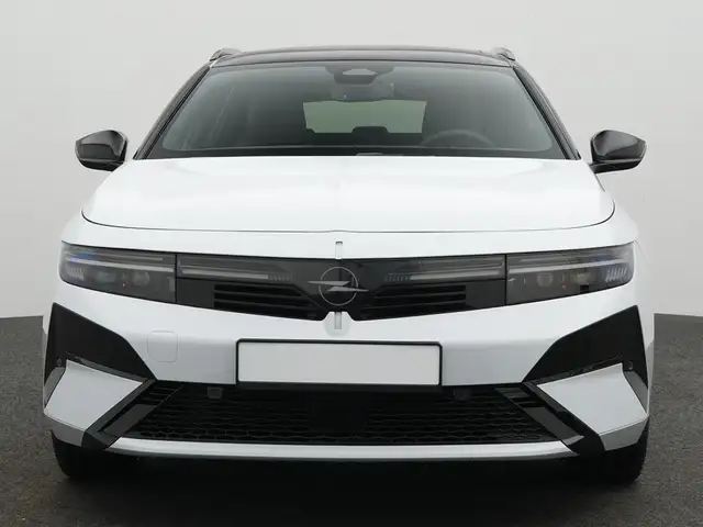 Opel Astra view 3