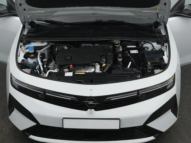Opel Astra view 8