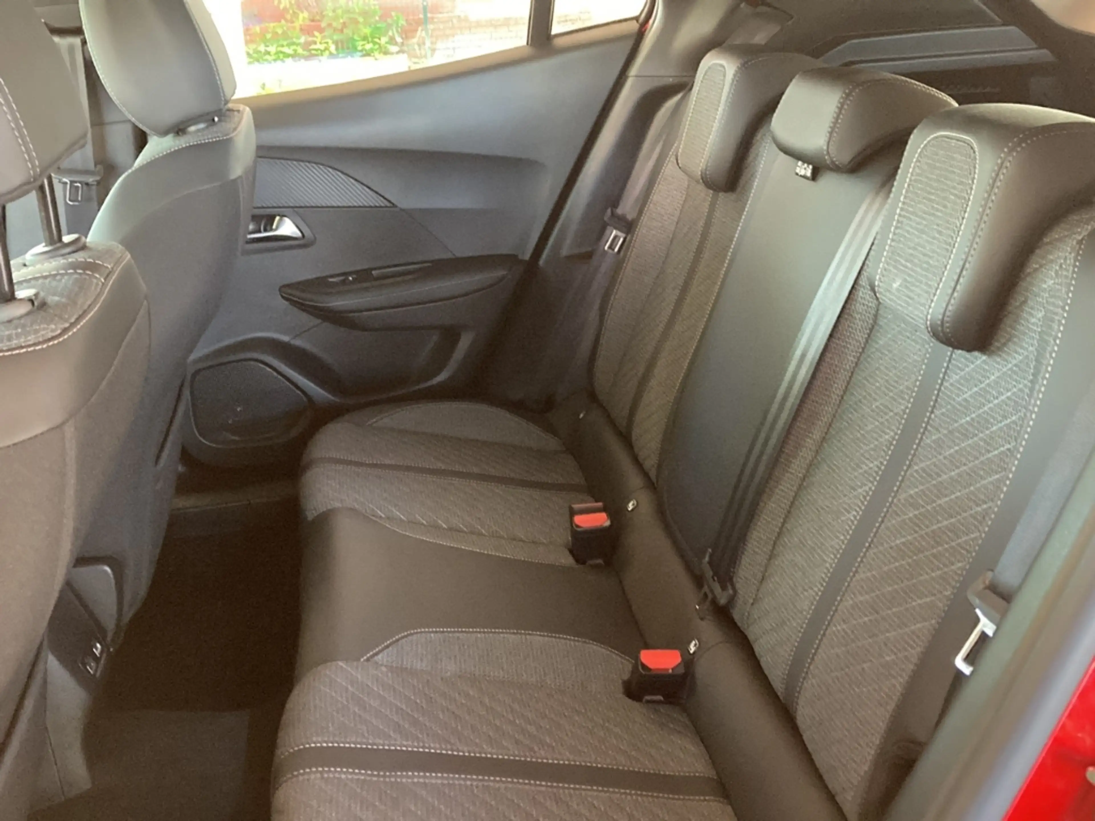 Peugeot 2008 Allure Shz Navi Kamera 360 PDC v+h — photo 14
