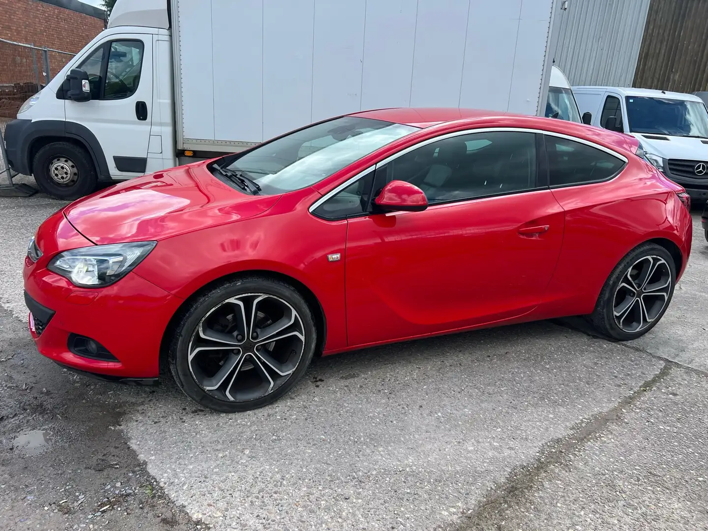 Opel Astra GTC 1.6 Turbo Edition Rouge - 2