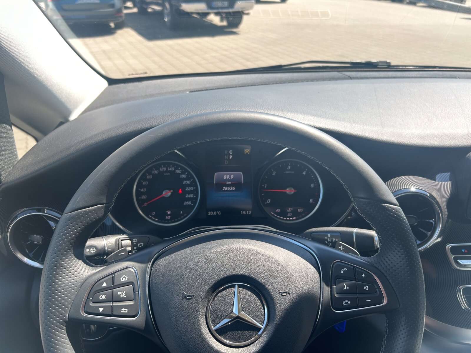 Mercedes-Benz V 220