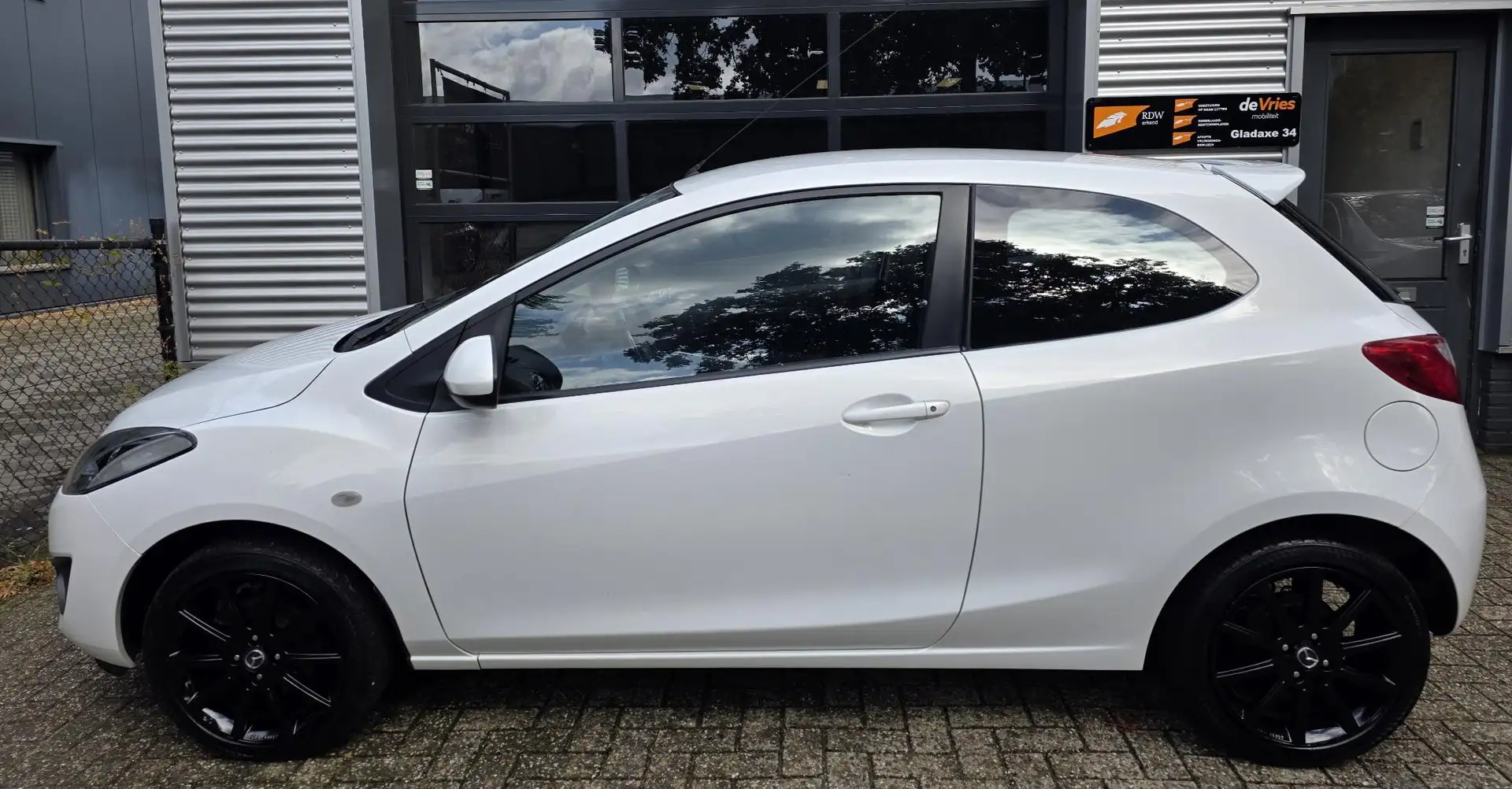 Mazda 2 1.3 TS Plus **AIRCO-APK-PARELMOER** Wit - 2