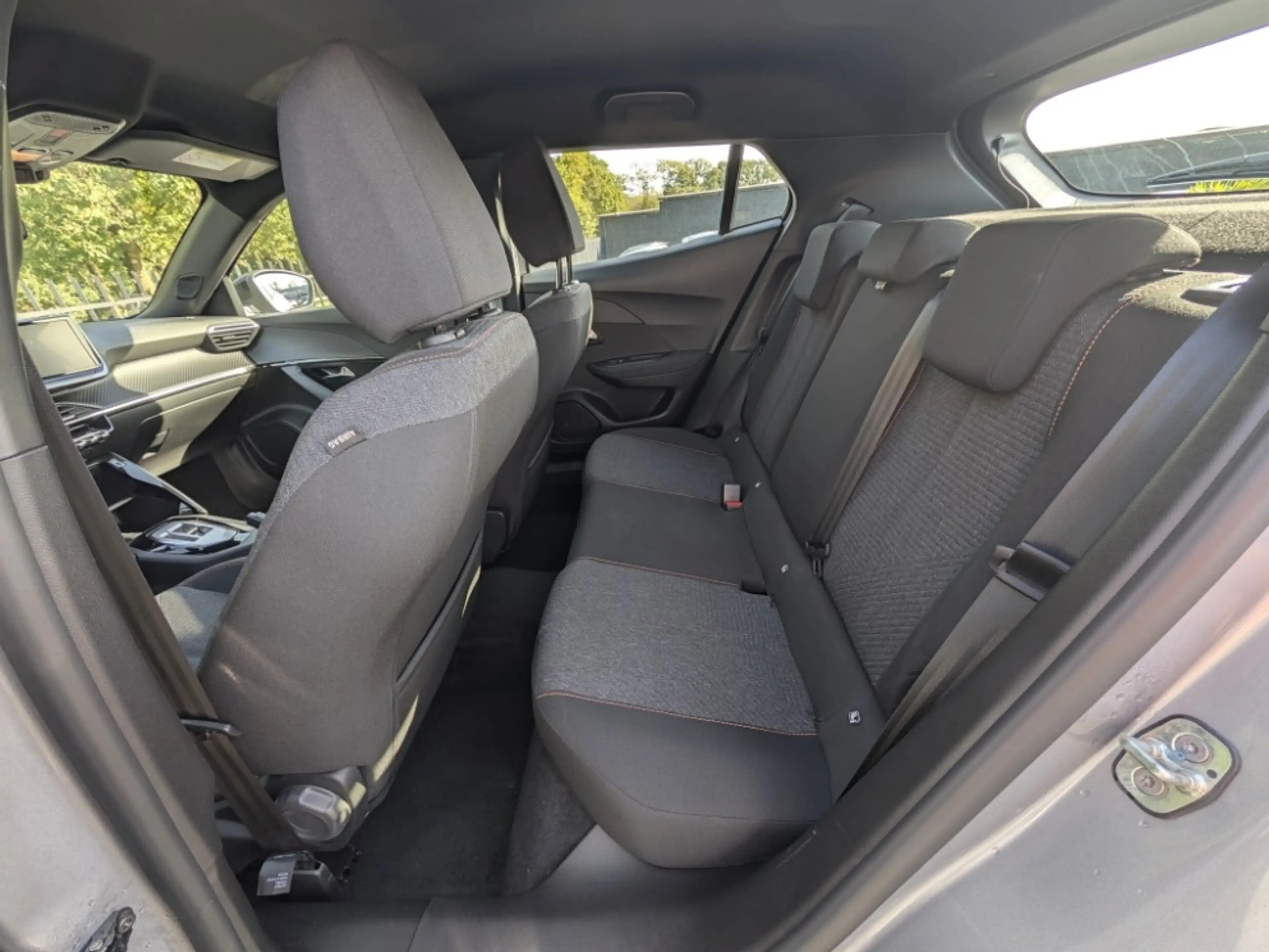 Peugeot 2008 Hybrid Style | 136PK | Carplay | Cruise | LED | PD — photo 5