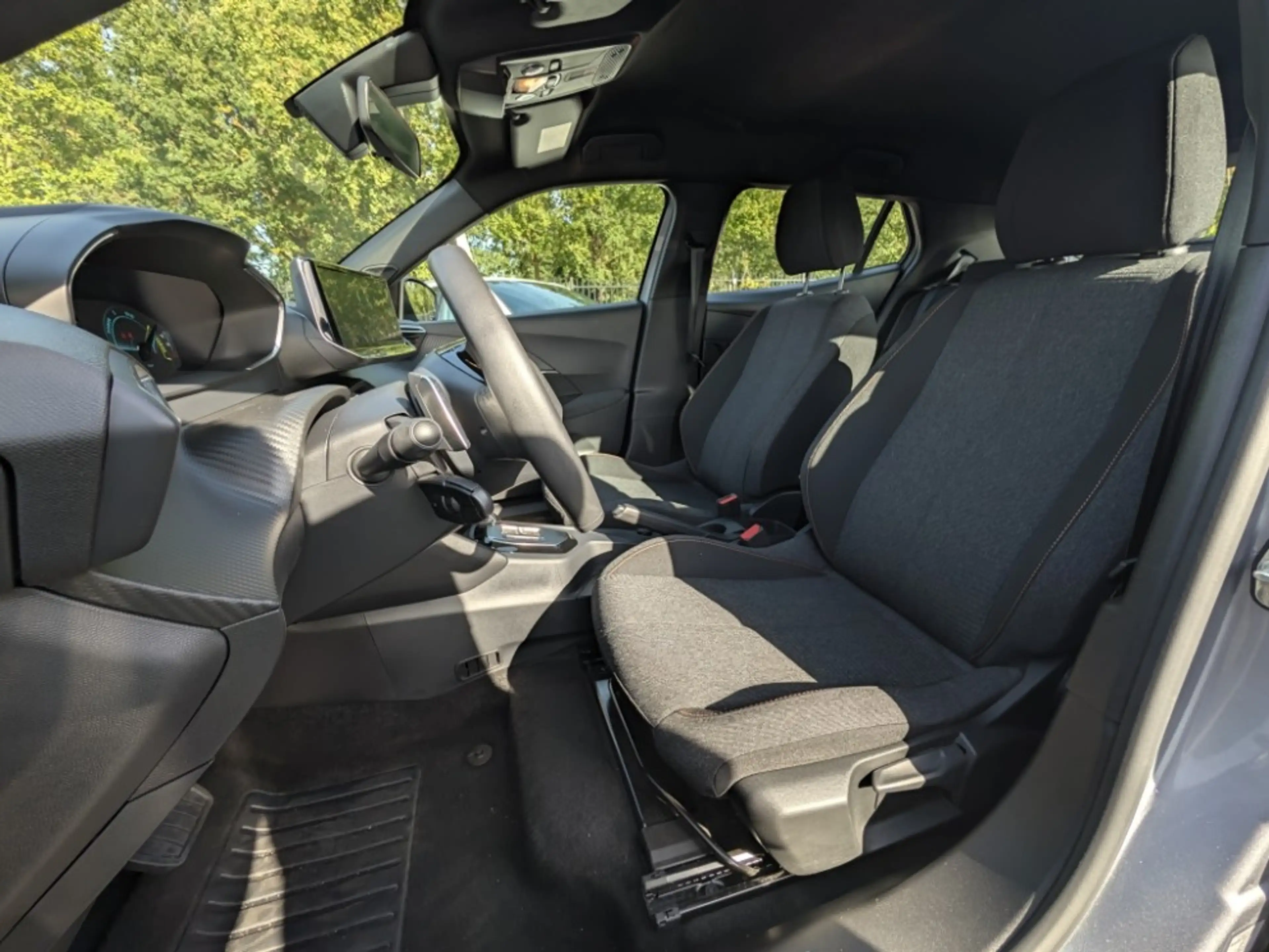 Peugeot 2008 Hybrid Style | 136PK | Carplay | Cruise | LED | PD — photo 4