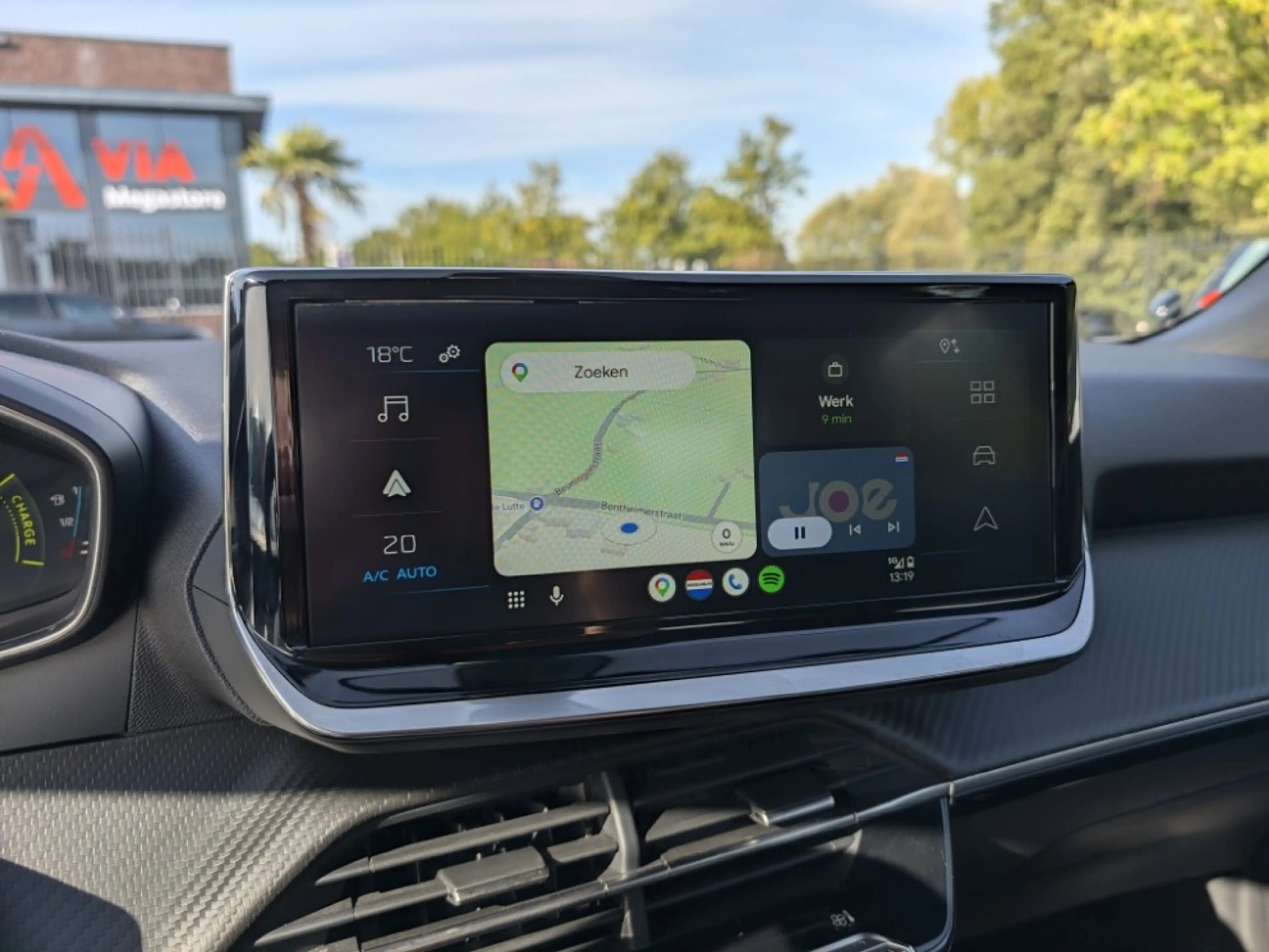 Peugeot 2008 Hybrid Style | 136PK | Carplay | Cruise | LED | PD — photo 10