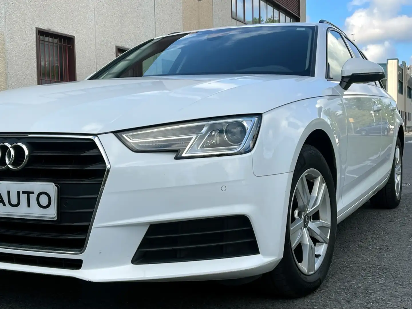 Audi A4 Avant 2.0TDI Advanced edition 110kW Weiß - 2