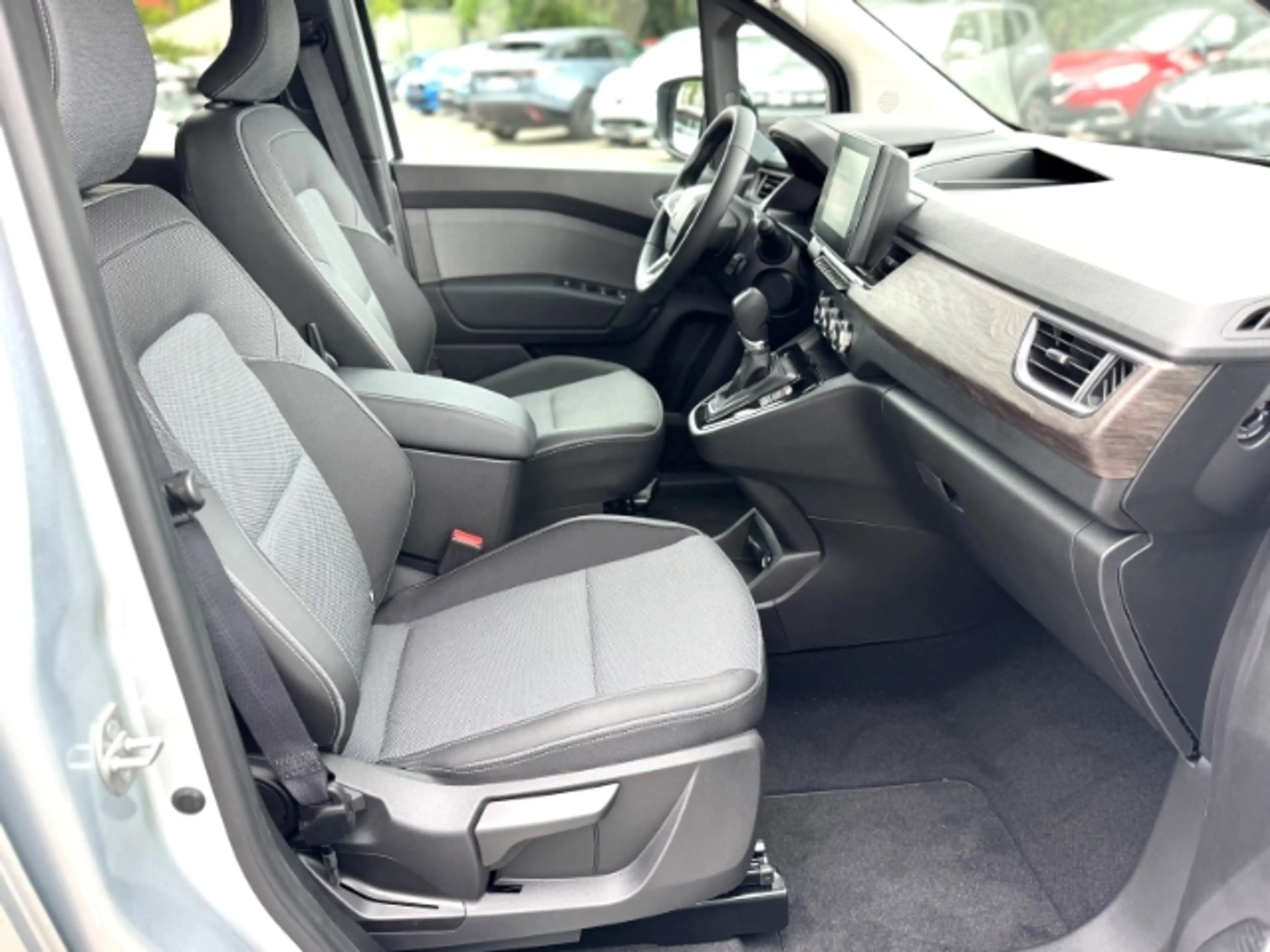 Renault Kangoo III Techno 1.3 TCe130 EDC 7 Sitzer — photo 12