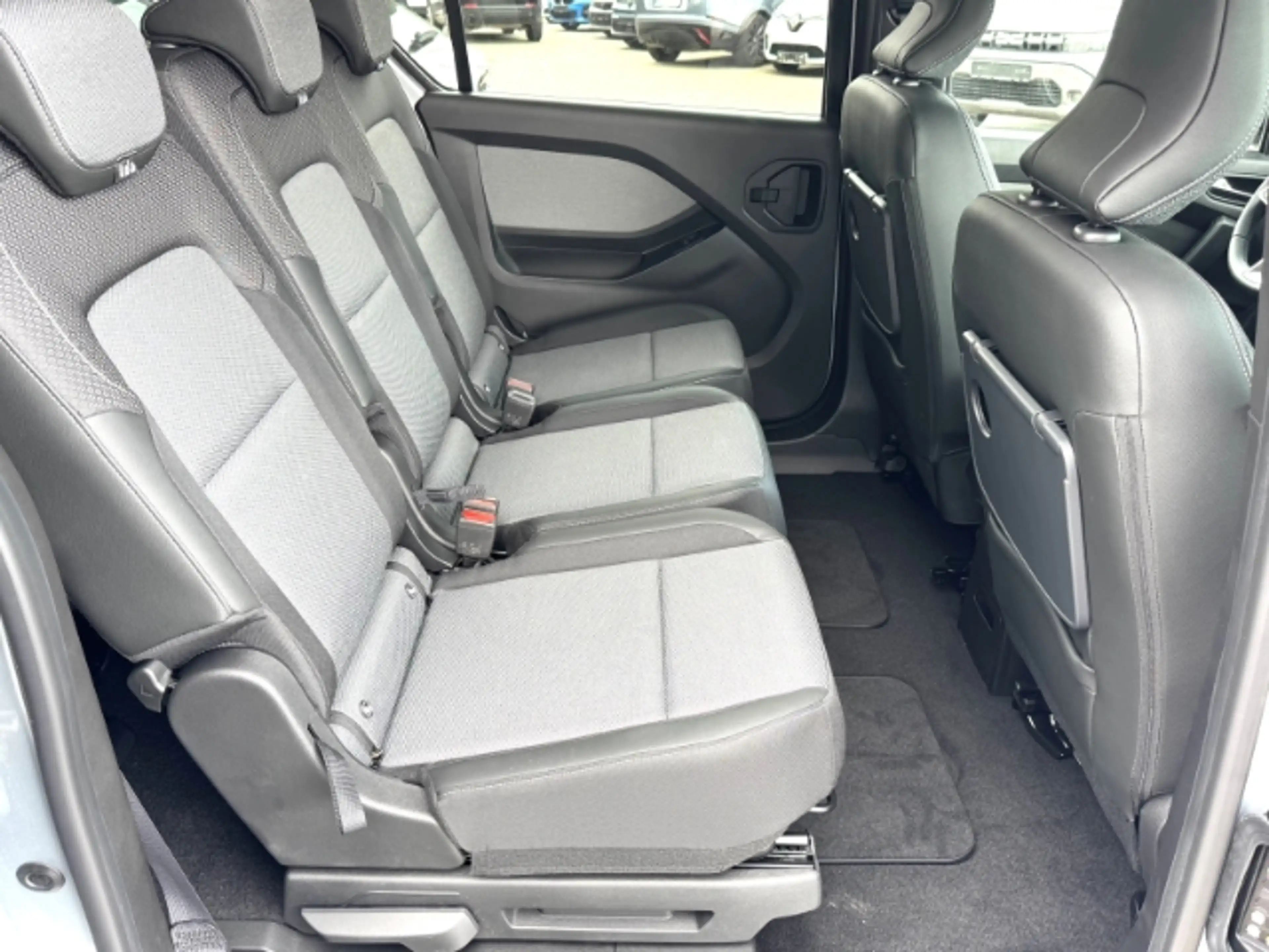 Renault Kangoo III Techno 1.3 TCe130 EDC 7 Sitzer — photo 17