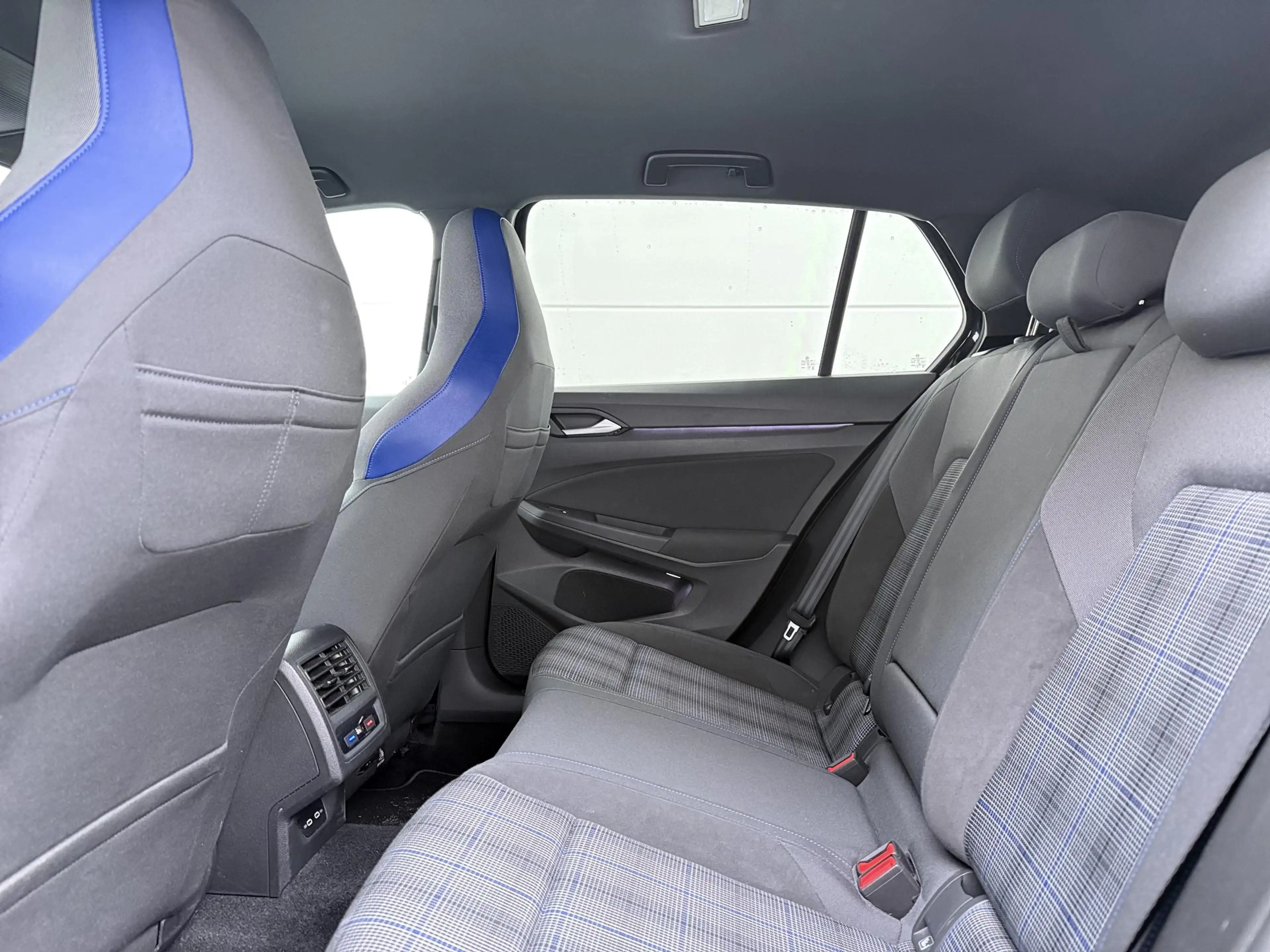 Volkswagen Golf GTE 1.4 eHybrid | ACC | Parkeerhulp | Stuur-/Stoelverw — photo 7