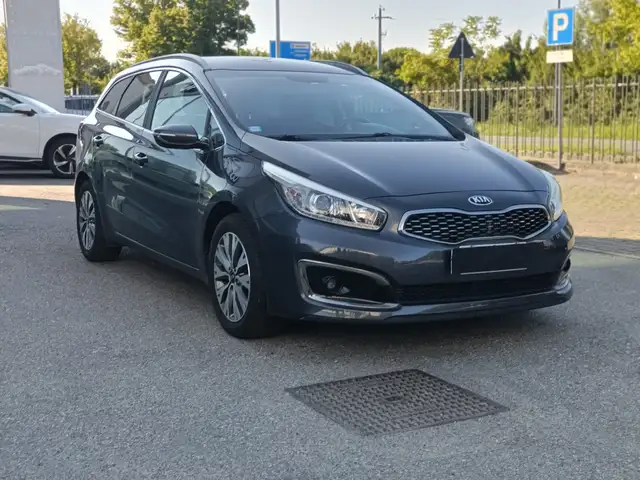 Kia Ceed / cee'd CEED SW1.6 crdi Business 136cv NEOPATENTATI