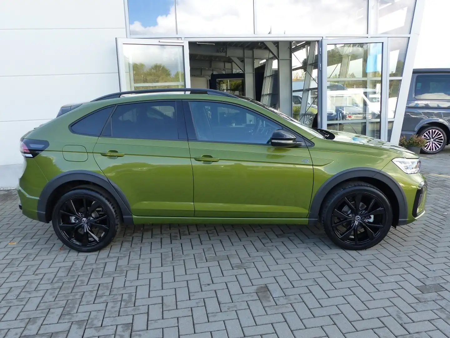 Volkswagen Taigo 1.0 TSI DSG R-Line *LED*ACC*PDC* Grün - 2