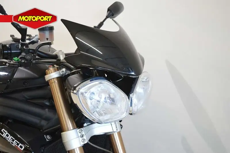 Triumph Speed Triple 1050 - foto 5