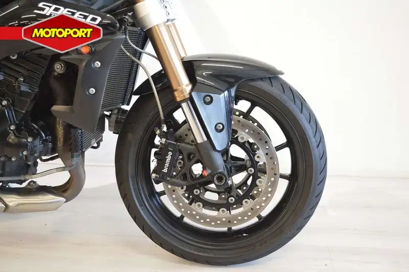 Triumph Speed Triple 1050 - foto 6