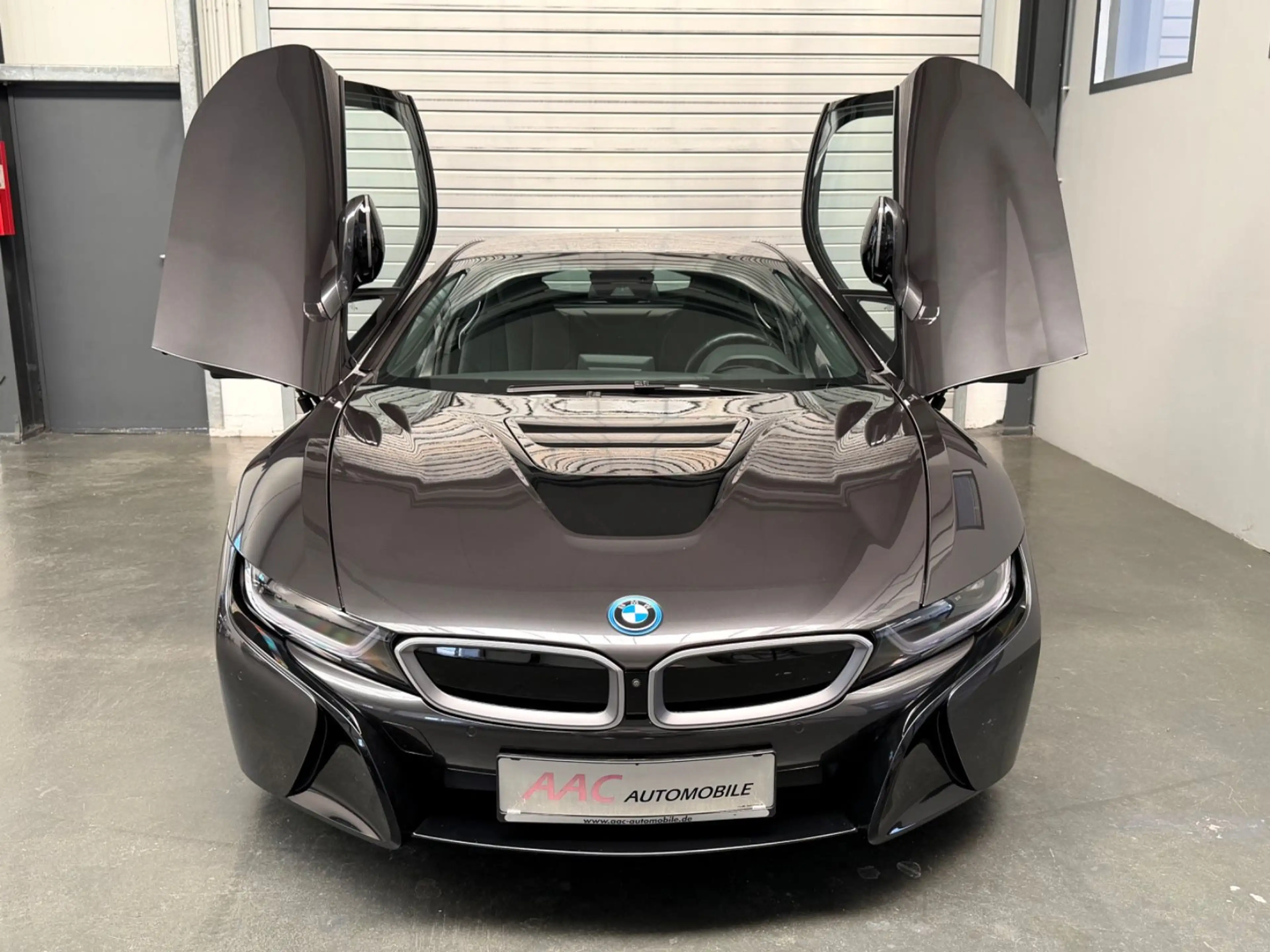 BMW i8 Coupe/Navi/Cam/Vollleder/Standheizung/360° — photo 8