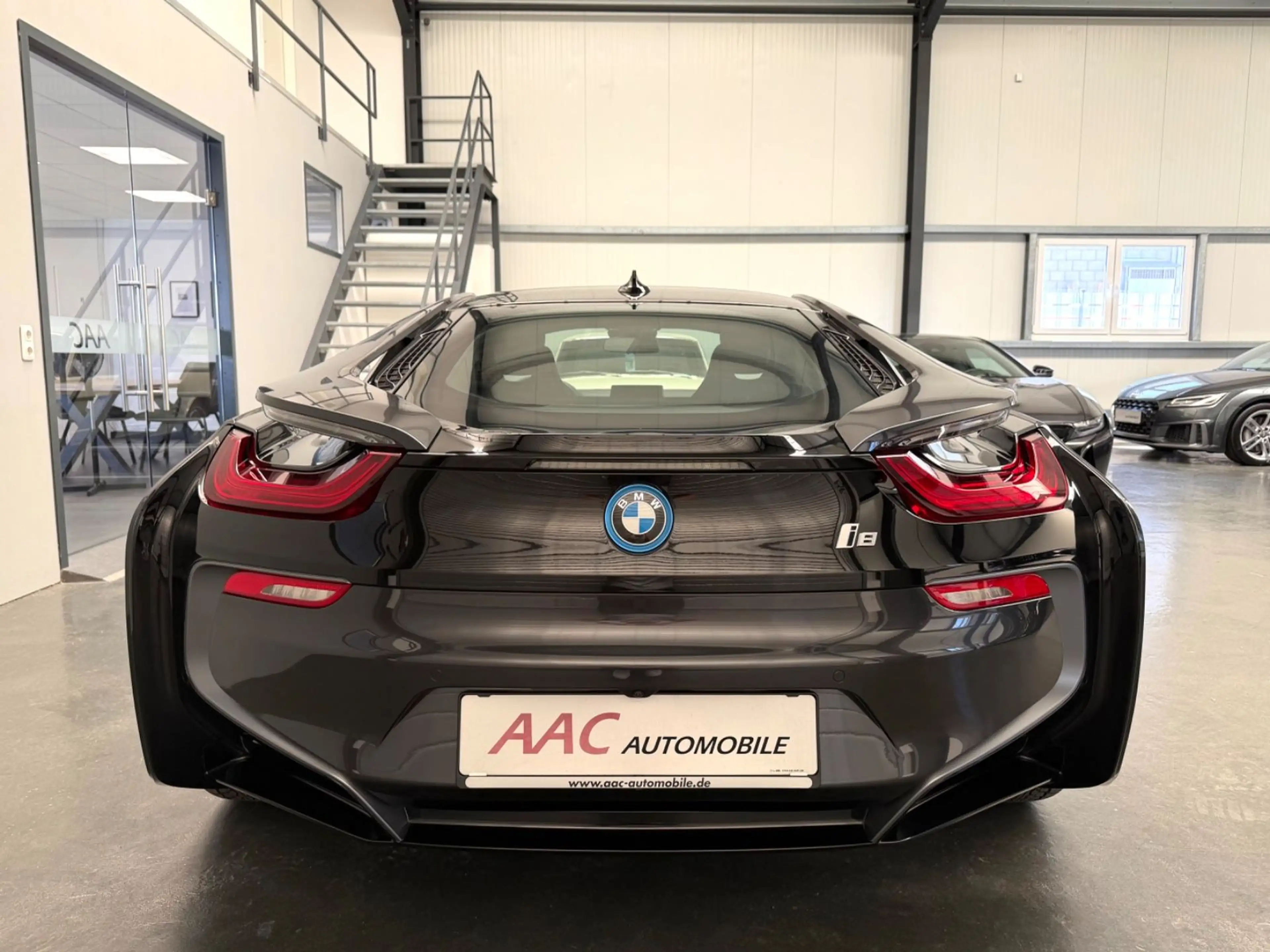 BMW i8 Coupe/Navi/Cam/Vollleder/Standheizung/360° — photo 5