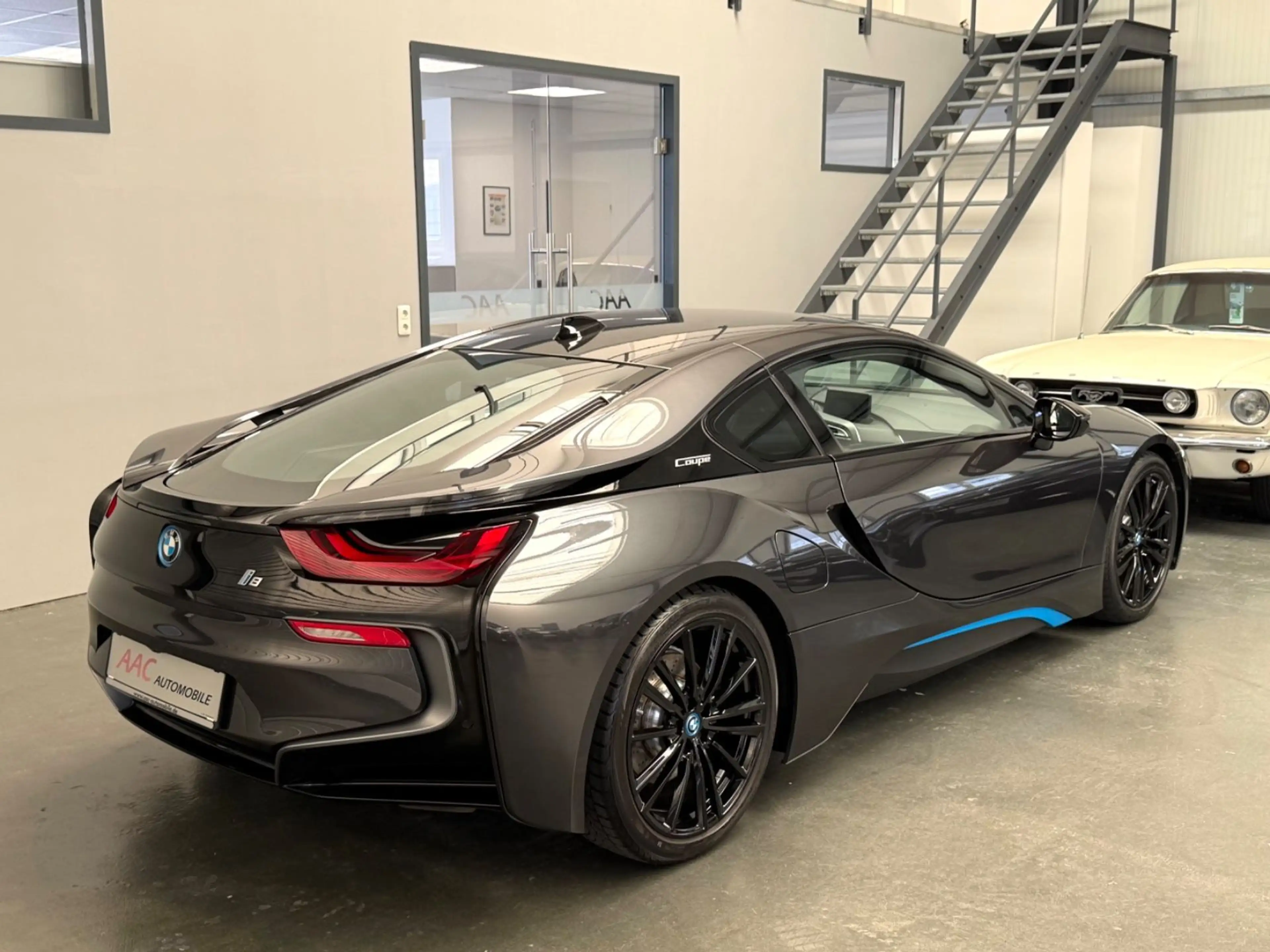 BMW i8 Coupe/Navi/Cam/Vollleder/Standheizung/360° — photo 13
