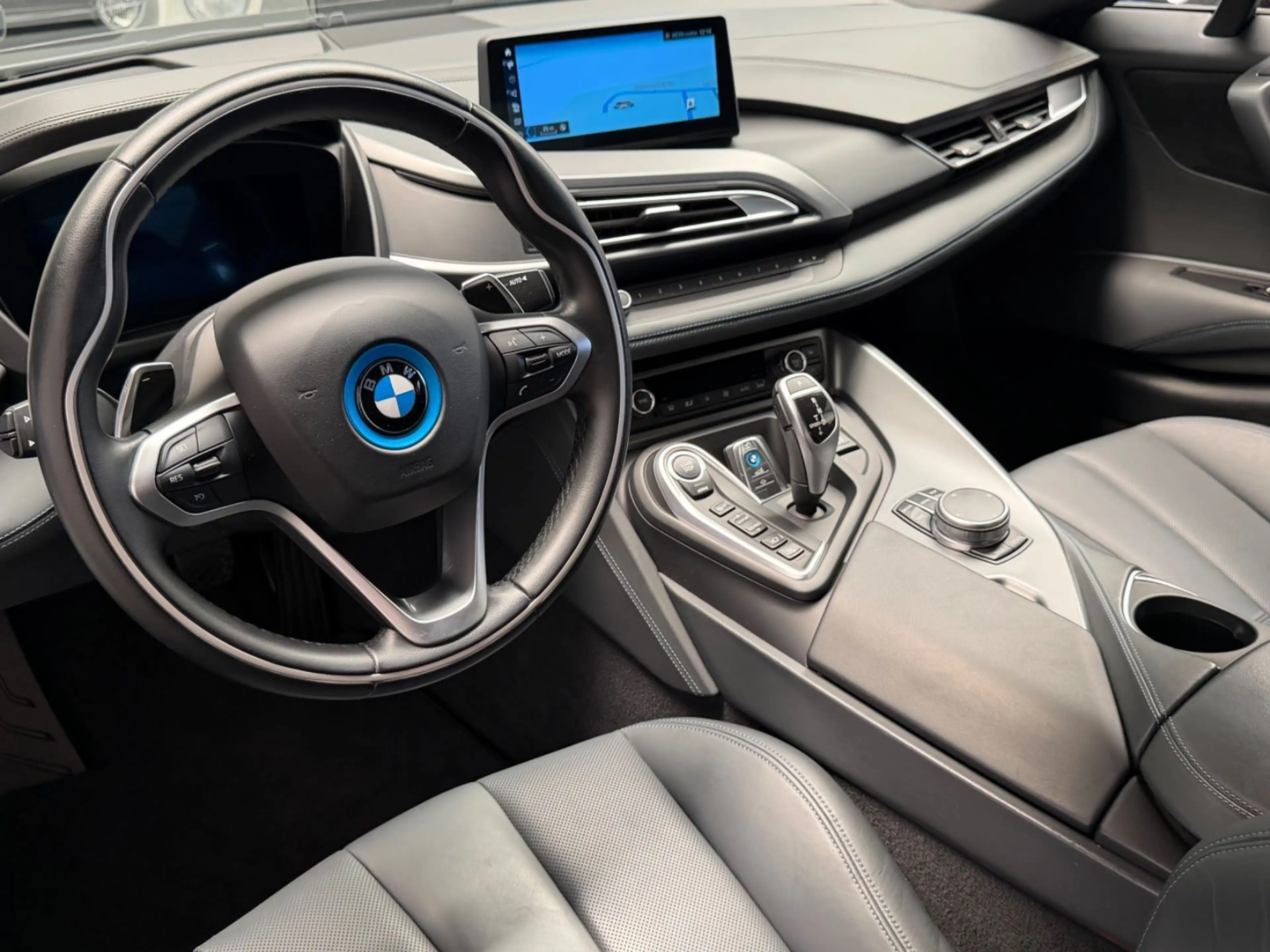 BMW i8 Coupe/Navi/Cam/Vollleder/Standheizung/360° — photo 15