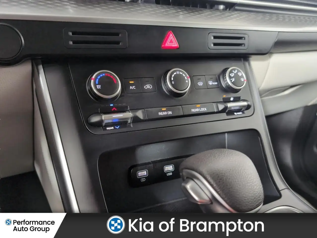 Kia Carnival fotografie Kia Carnival