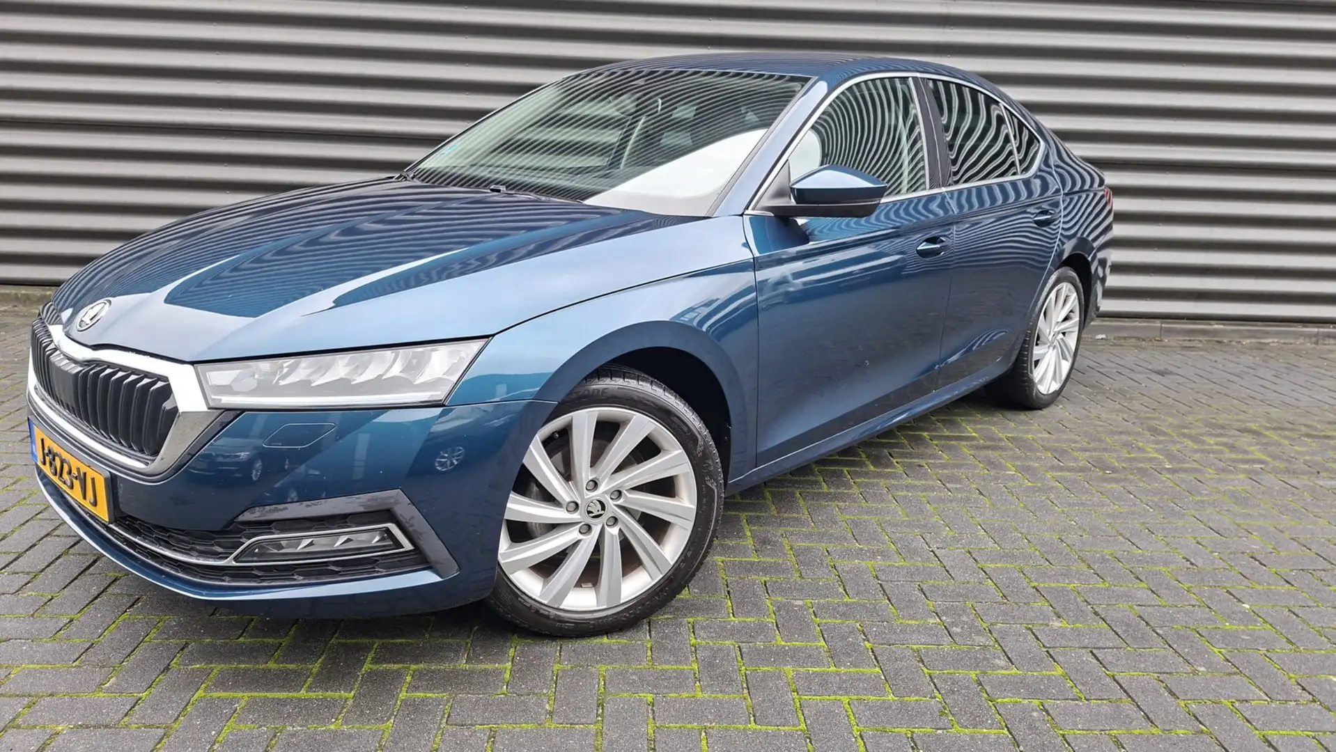 Skoda Octavia 1.0 TSI Business Edition Plus Blauw - 1