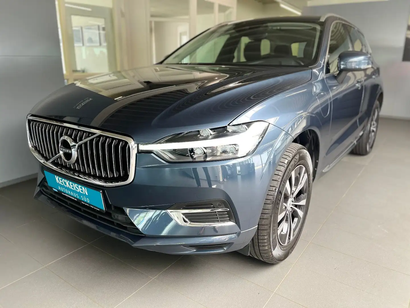 Volvo XC60 T6 Recharge AWD Aut. Inscription Expr. AHK Blau - 1