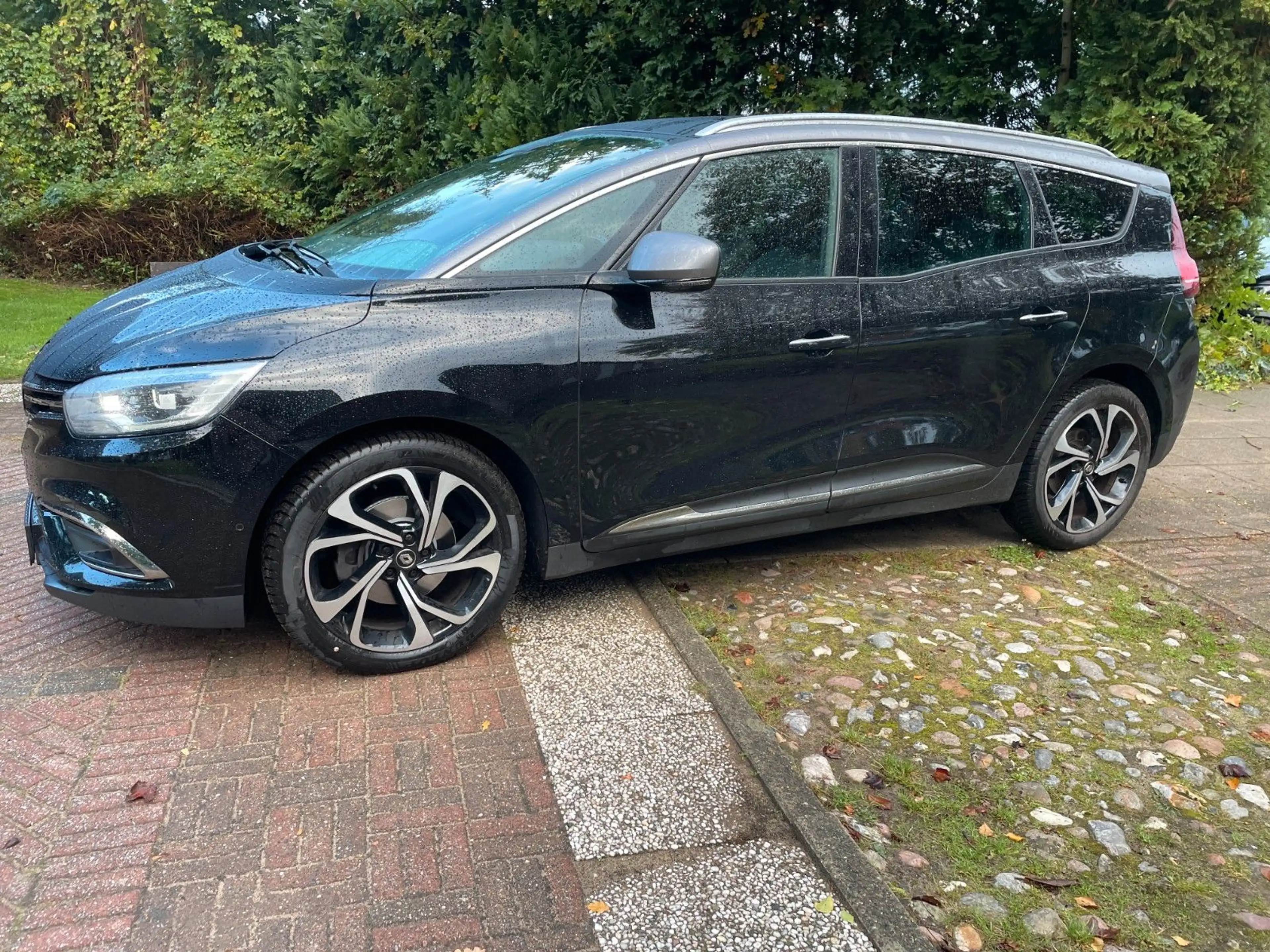 Renault Grand Scenic IV  Executive — photo 3