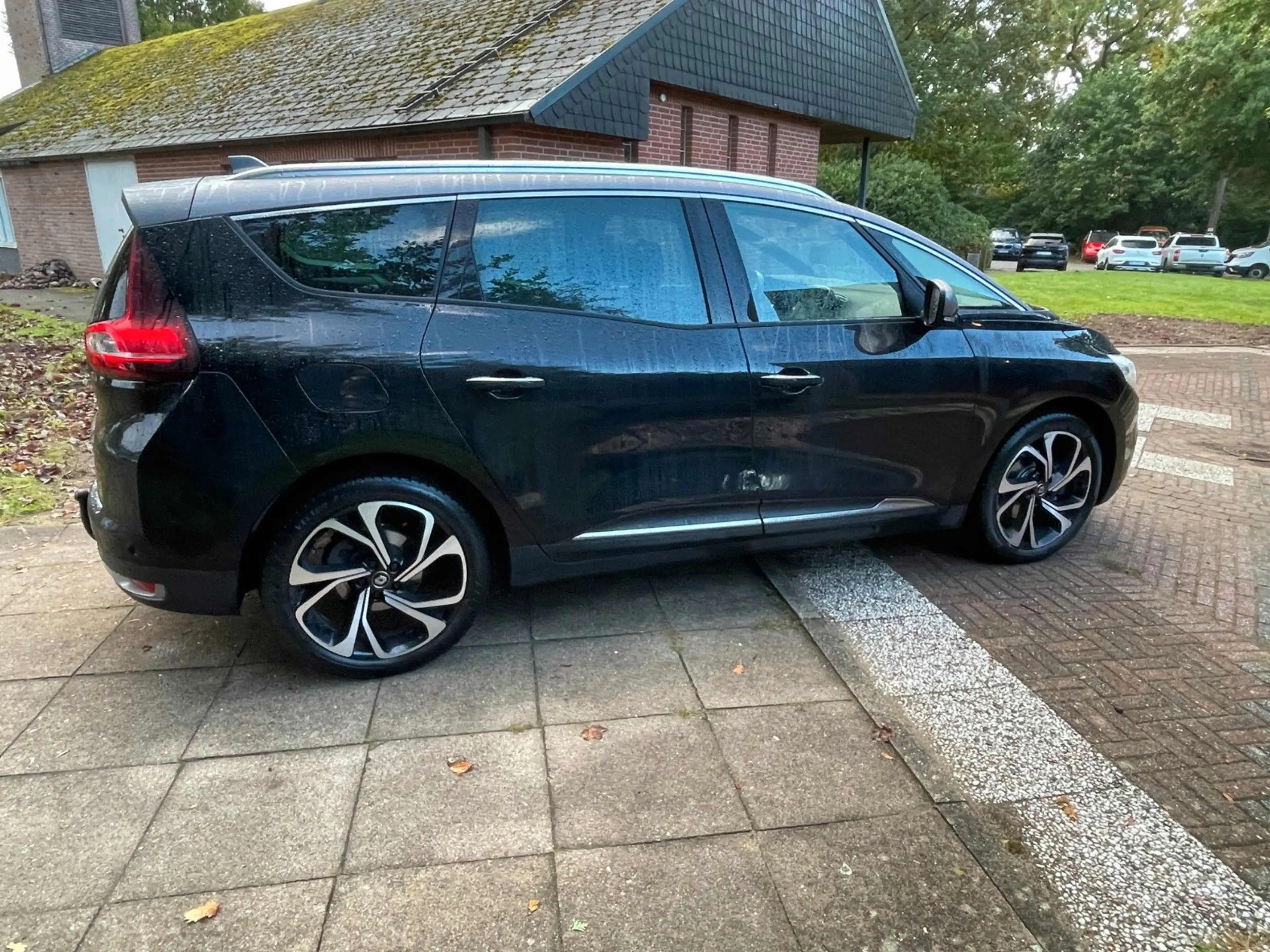 Renault Grand Scenic IV  Executive — photo 11