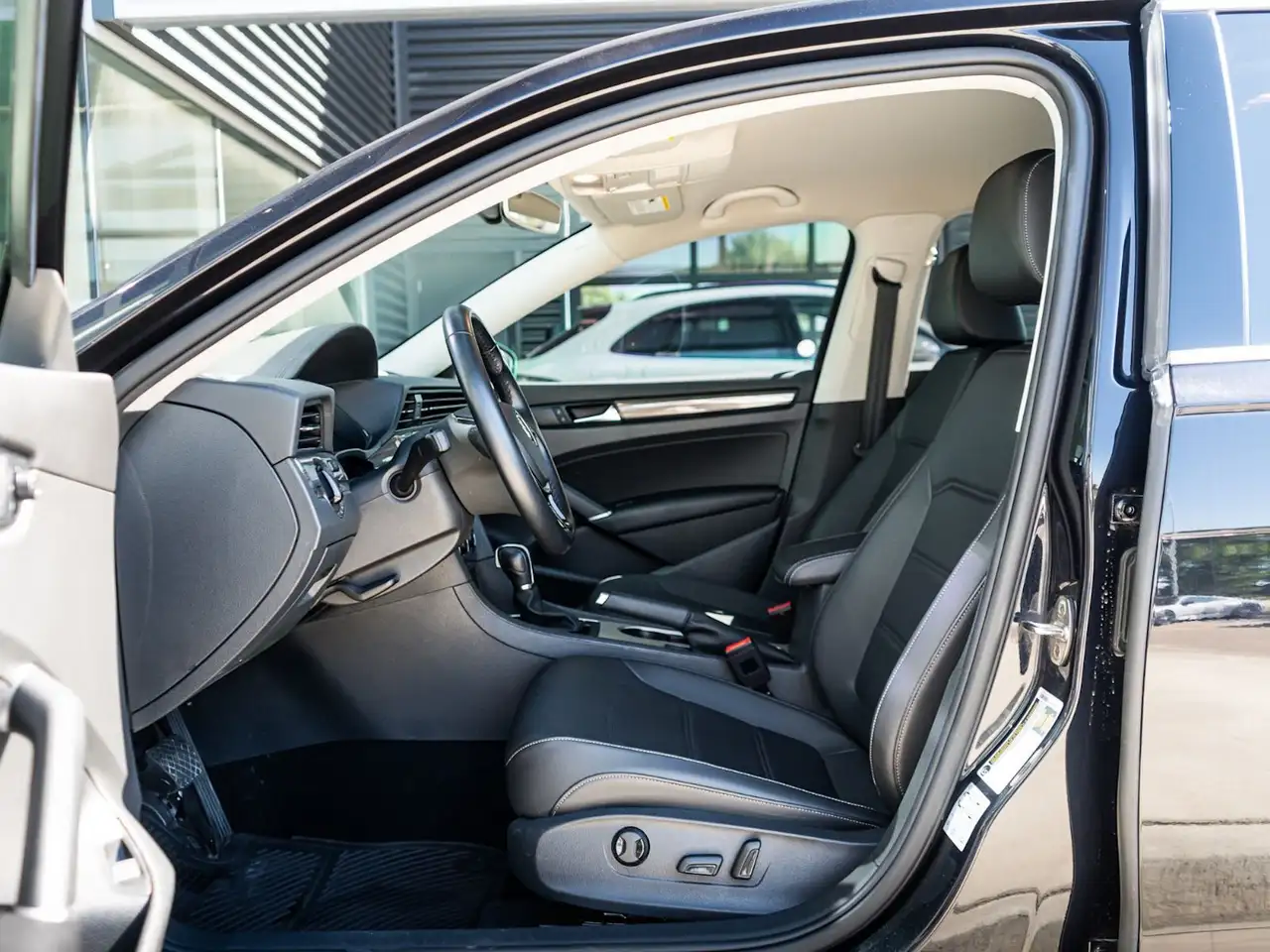 Volkswagen Passat photo Volkswagen Passat