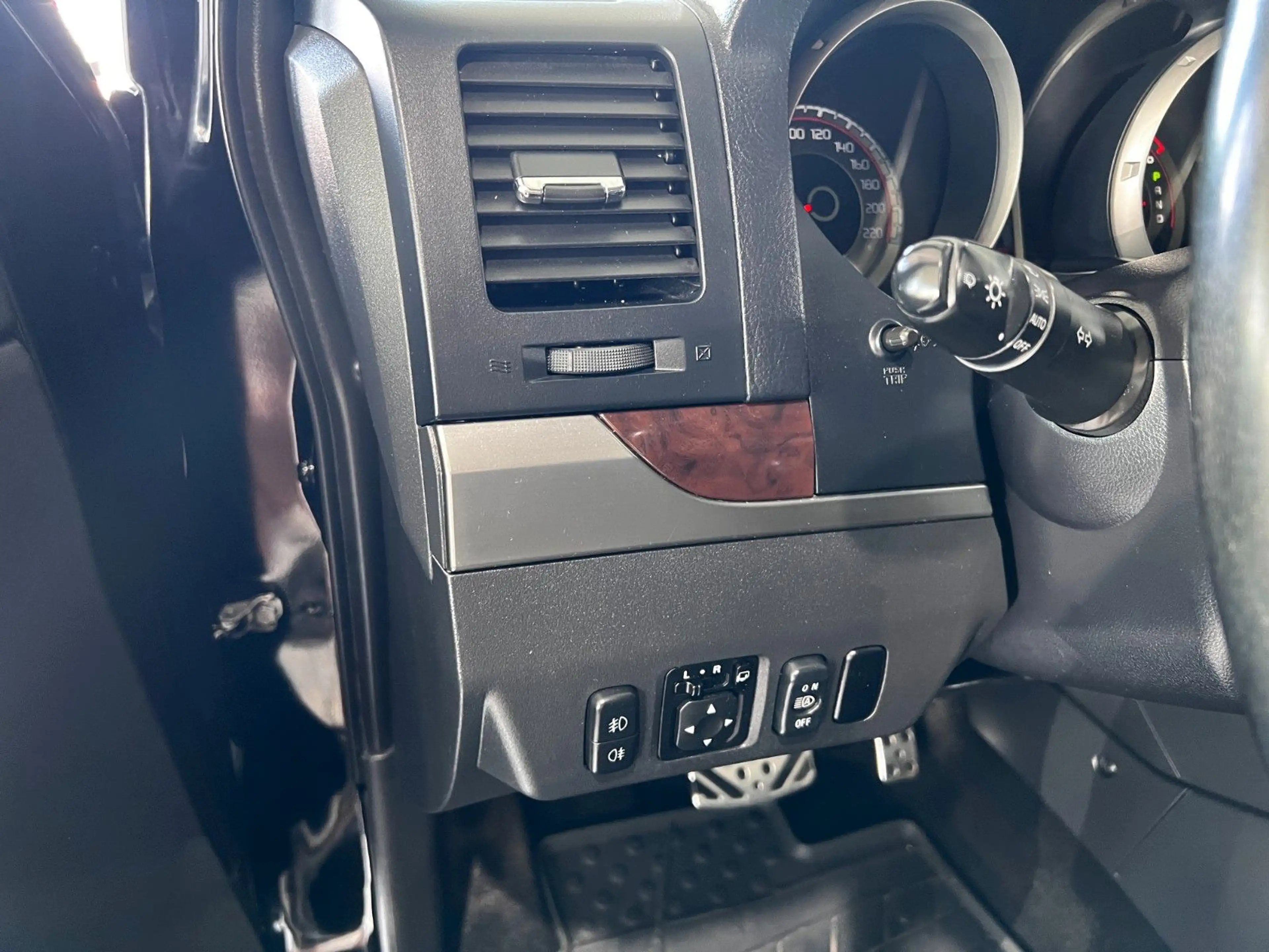 Mitsubishi Pajero 3.2 DI-D AWD | GSD | KAMERA | AHK | 7SITZ — photo 17