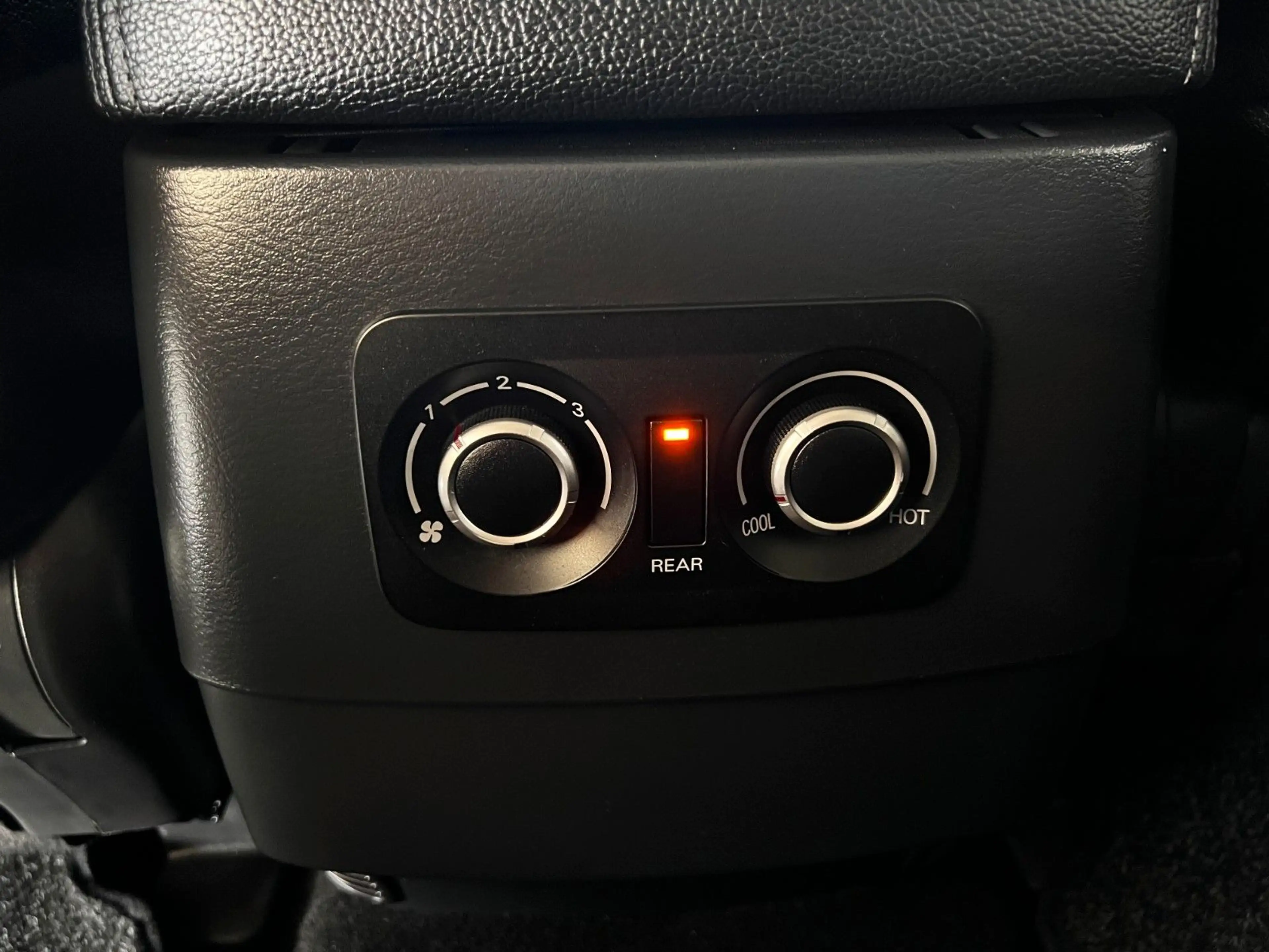 Mitsubishi Pajero 3.2 DI-D AWD | GSD | KAMERA | AHK | 7SITZ — photo 23