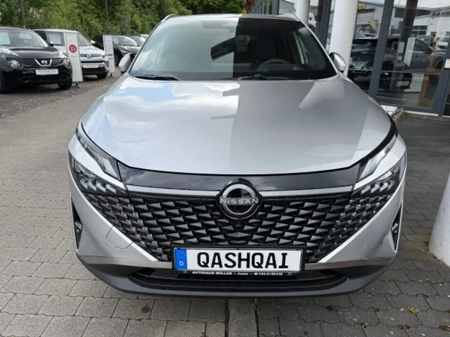 Nissan Qashqai QASHQAI MY24 1.3 DIG-T MHEV 158 PS Xtronic Tekna Silber - 2