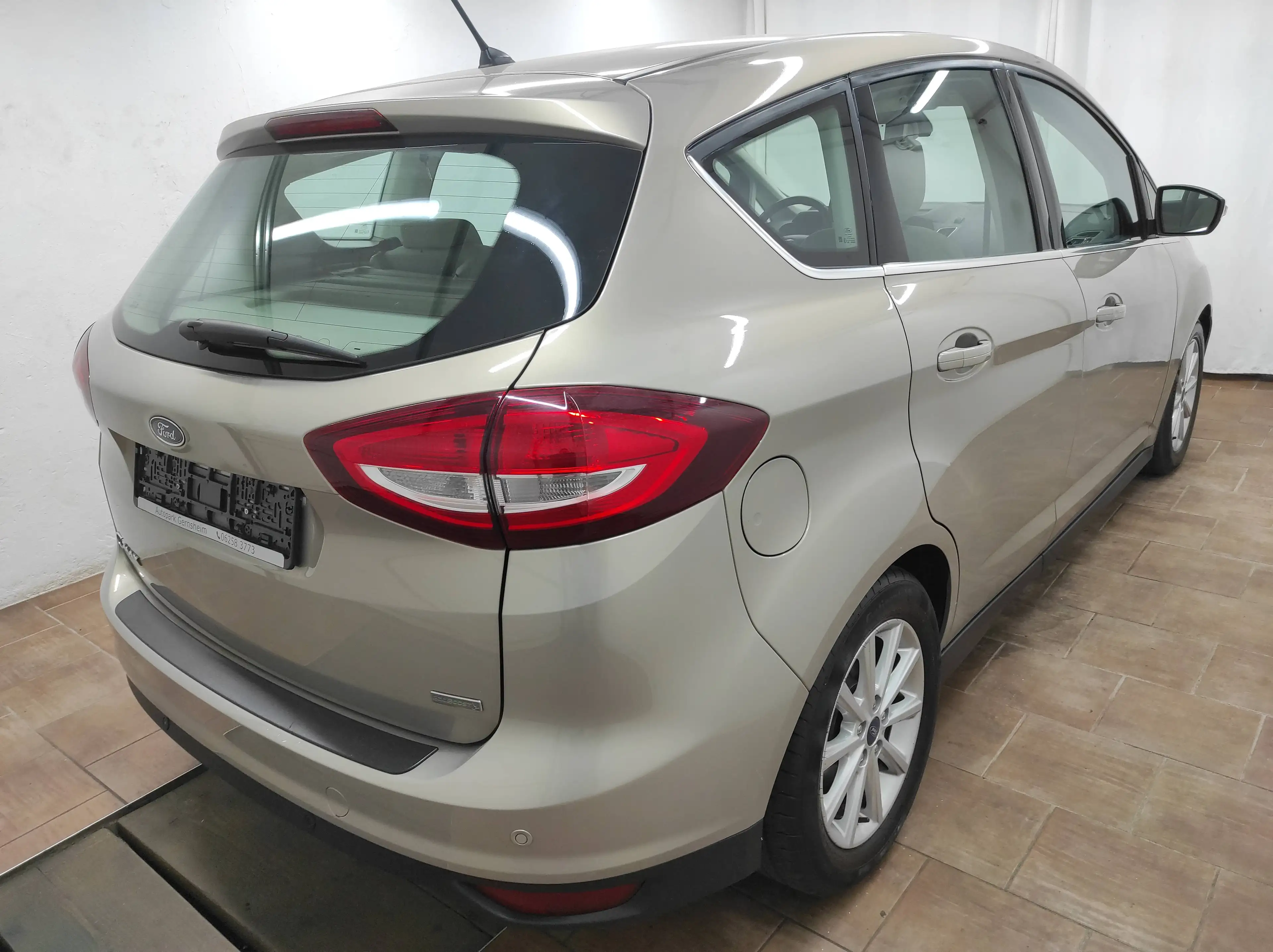 Ford C-Max 1.5 EURO-6 AUTOMATIK KLIMAA PDC TEMP USB BC START+STOP LED SHZ+LENKRAD TITANIUM — photo 7