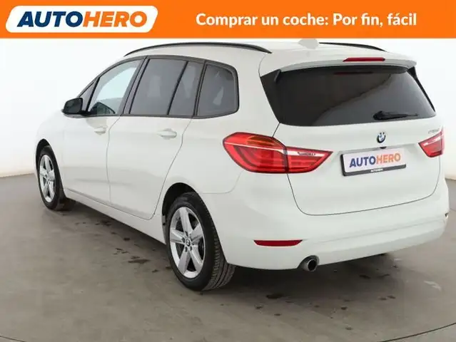 BMW 2 Series view 4