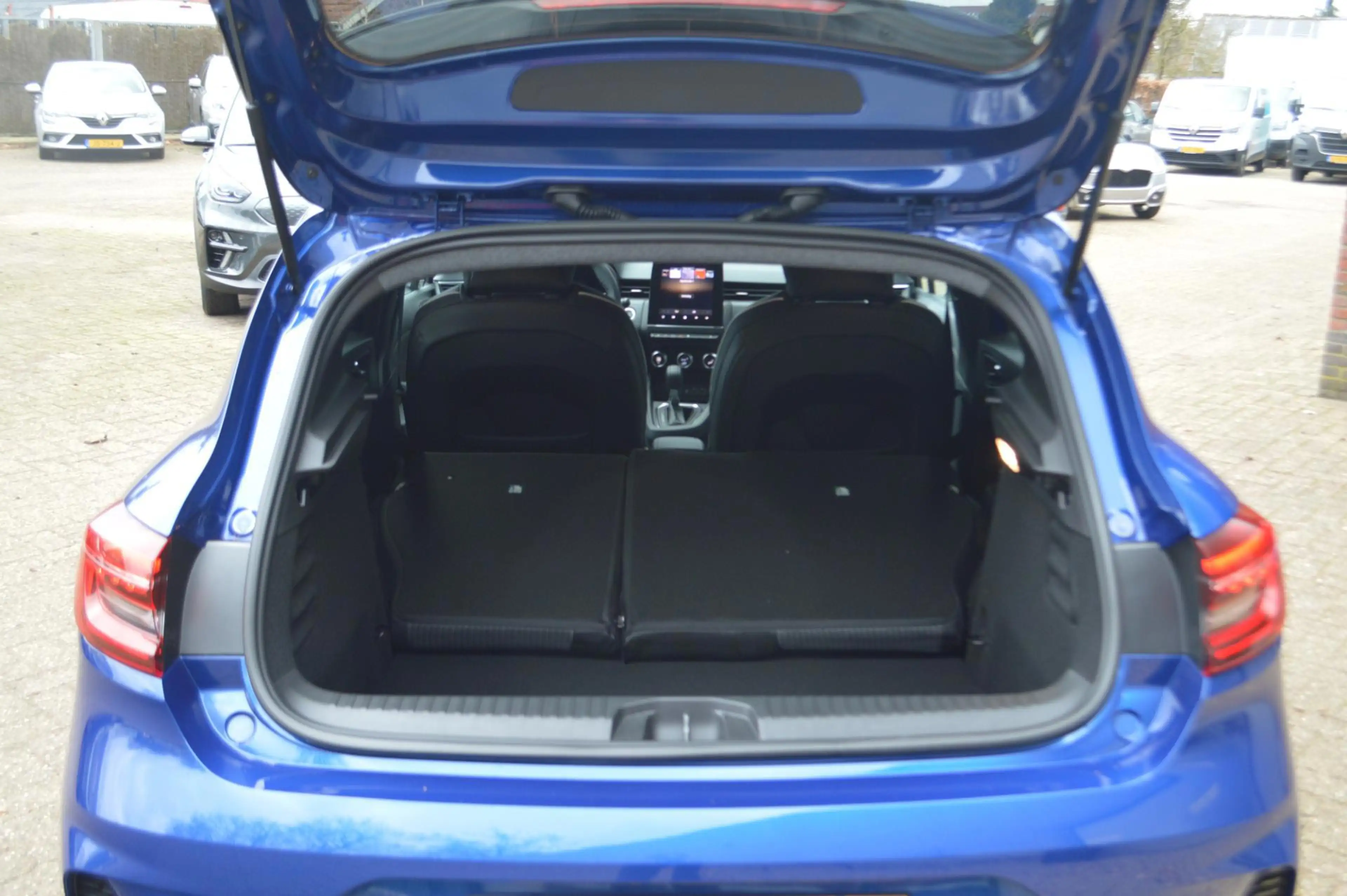 Mitsubishi Colt 1.6 HEV Intense+ Automaat — photo 13