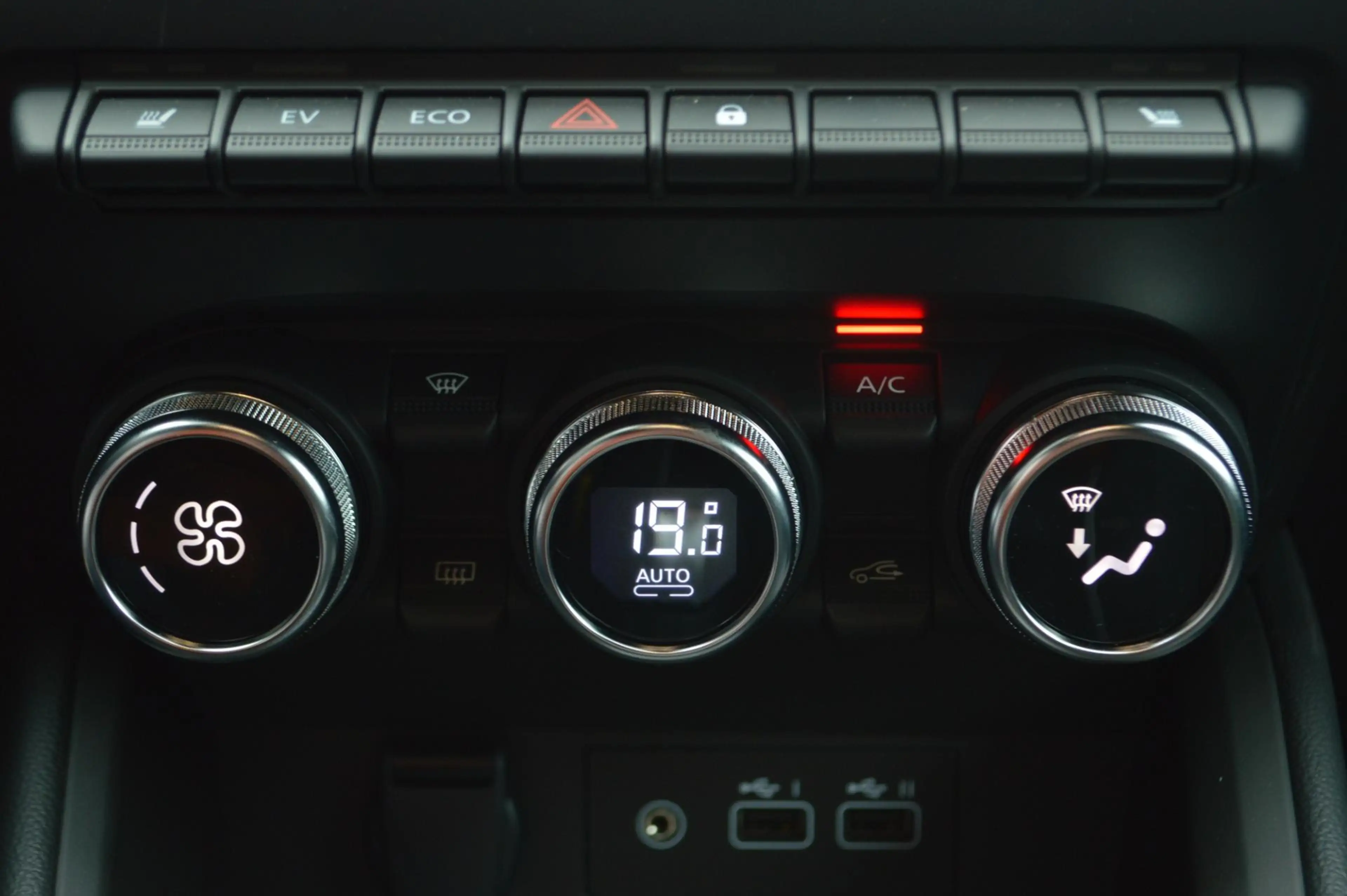 Mitsubishi Colt 1.6 HEV Intense+ Automaat — photo 7