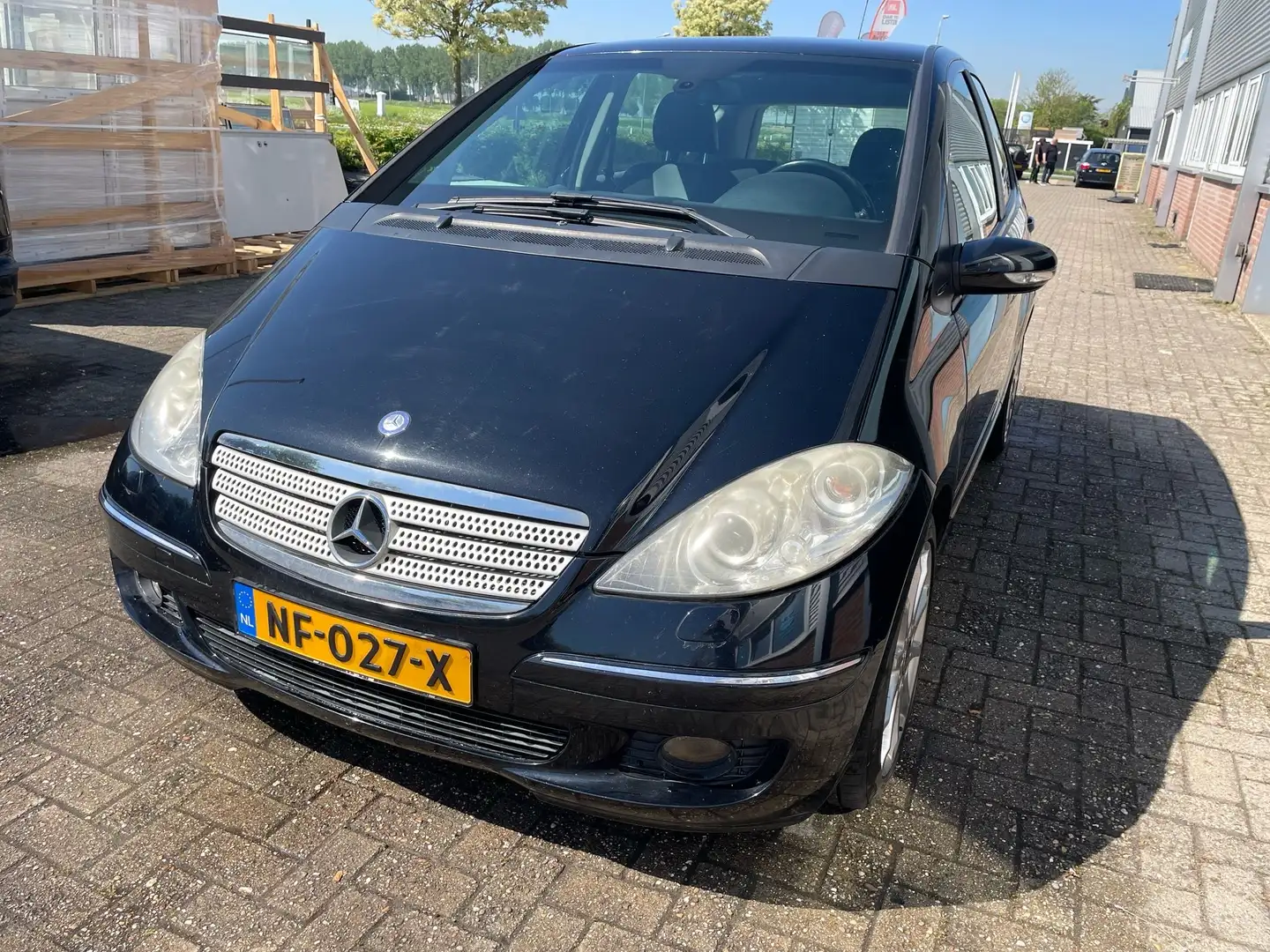 Mercedes-Benz A 200 Turbo Avantgarde Černá - 1