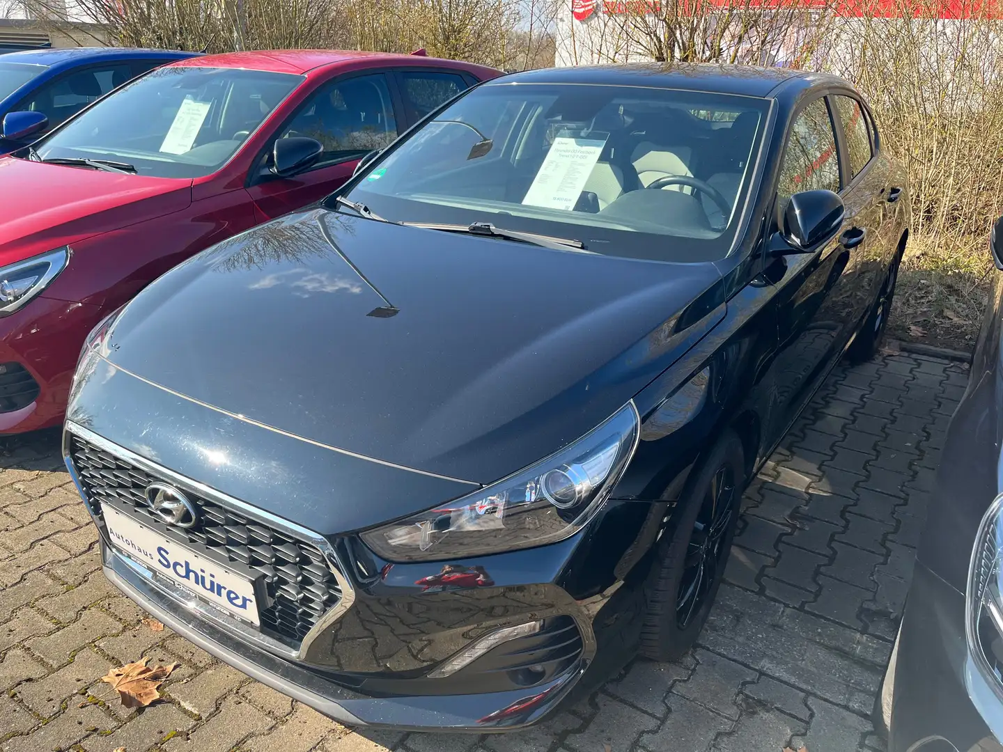 Hyundai i30 Fastback Trend Navi Schwarz - 1