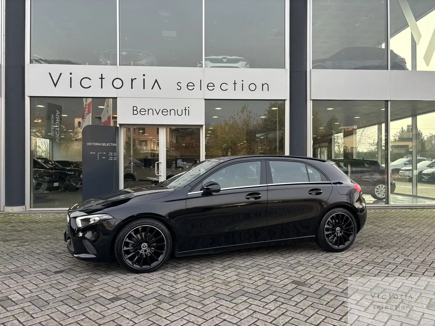 Mercedes-Benz A 180 180 D 116 CV C.AUTOMATICO BUSINESS RETROCAMERA NA Nero - 1