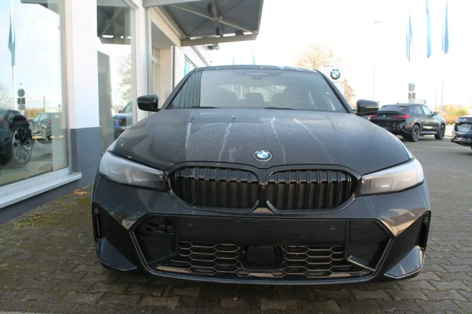 BMW 320 i xDrive Limousine Schwarz - 1