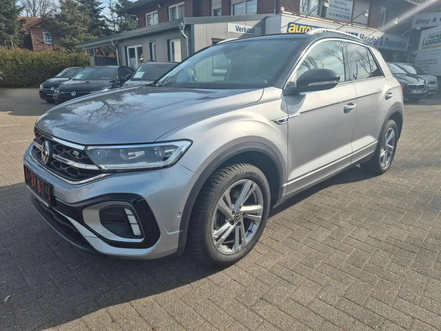 Volkswagen T-Roc 2,0 TDI R-Line DSG NAV/ APP / AHK / KAMERA Silber - 2