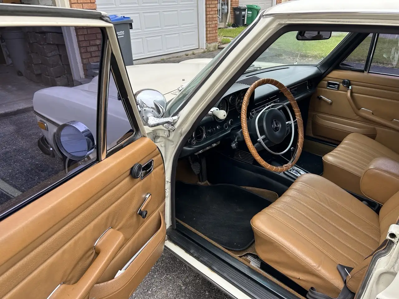 Mercedes-Benz 220 снимка Mercedes-Benz 220