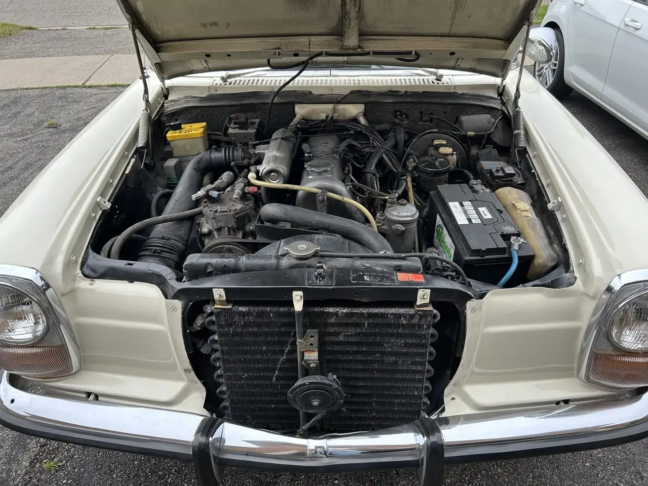Mercedes-Benz 220 снимка Mercedes-Benz 220