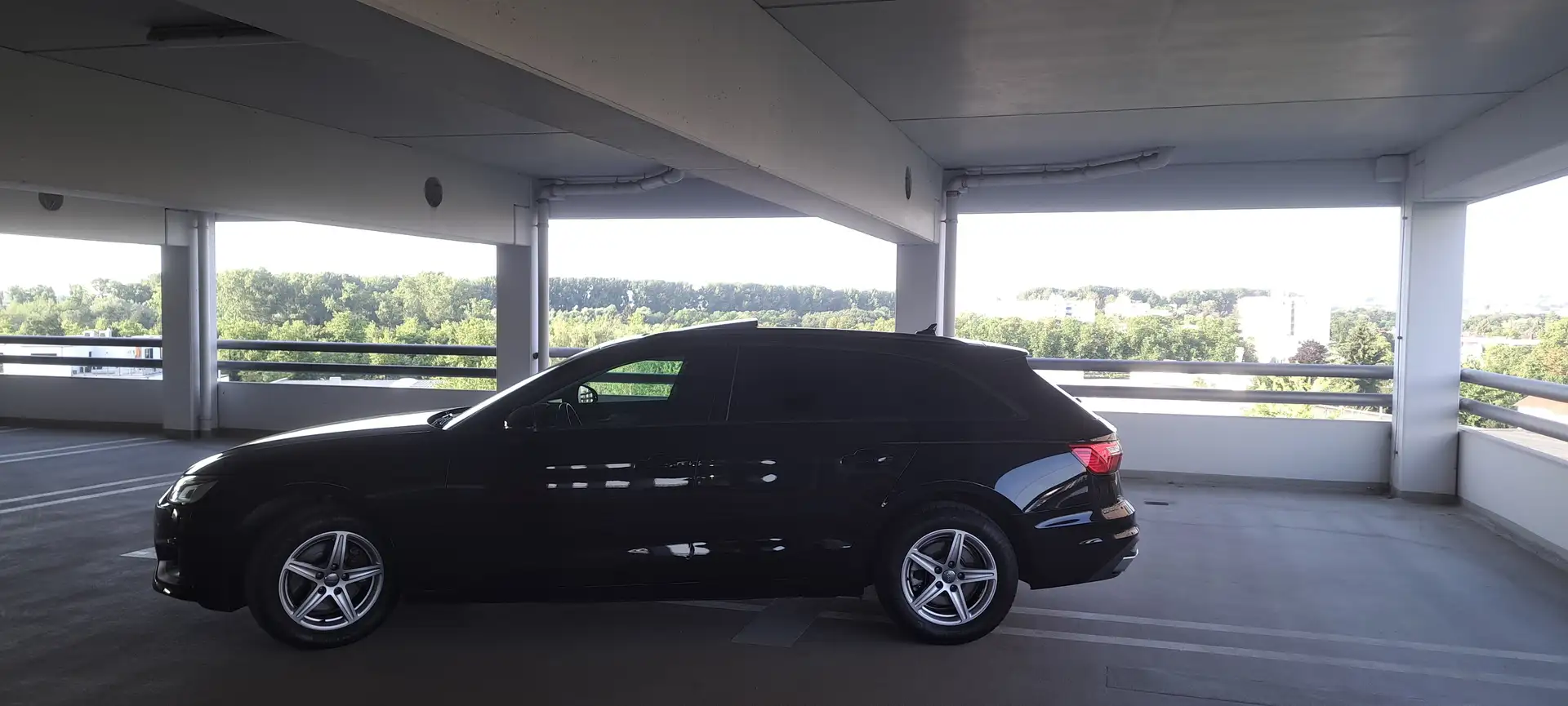 Audi A4 A4 Avant 30 TDI S tronic Schwarz - 2