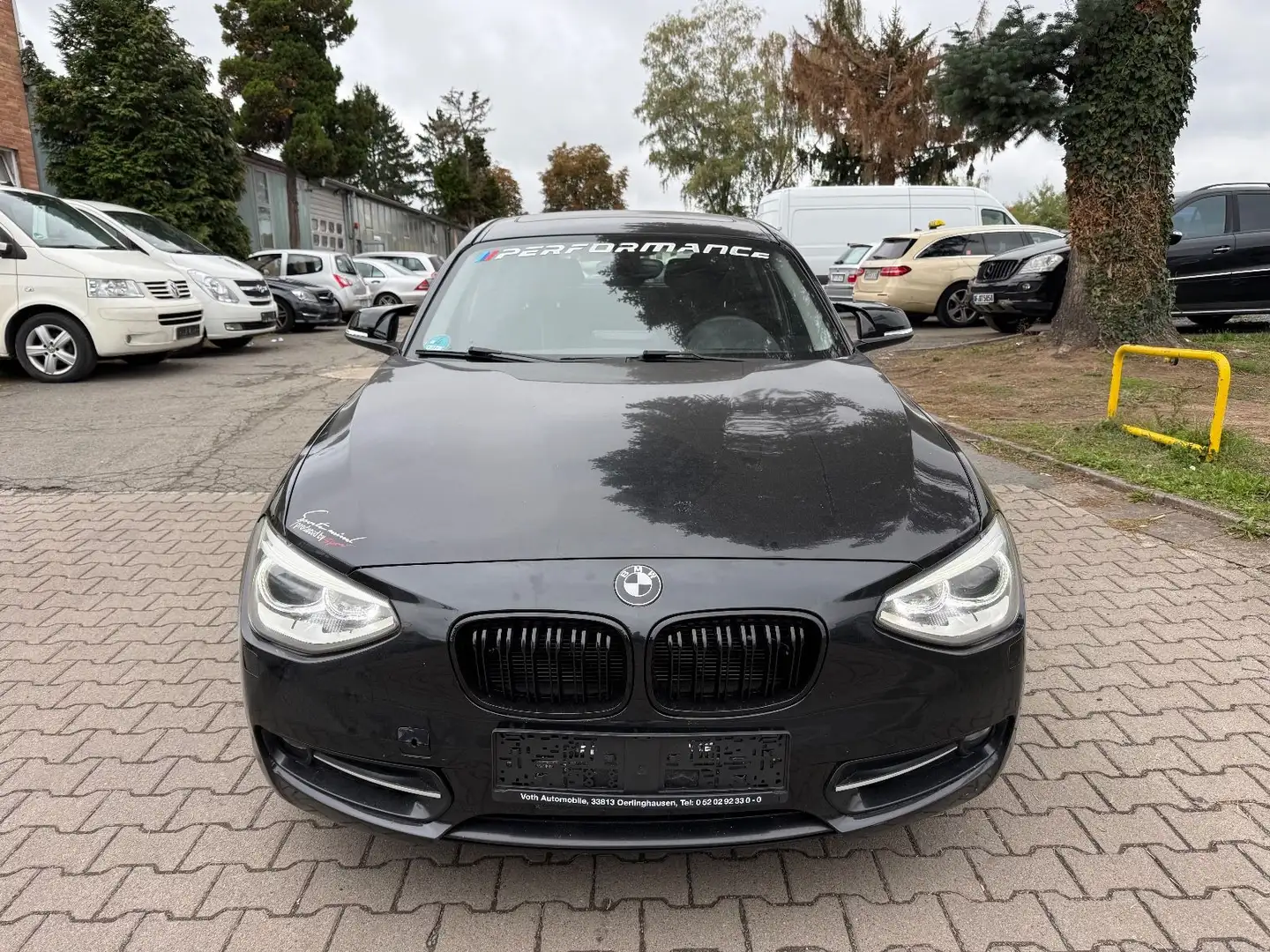BMW 118 d xDrive Sport Line Navi GLASDACH XENON Schwarz - 2